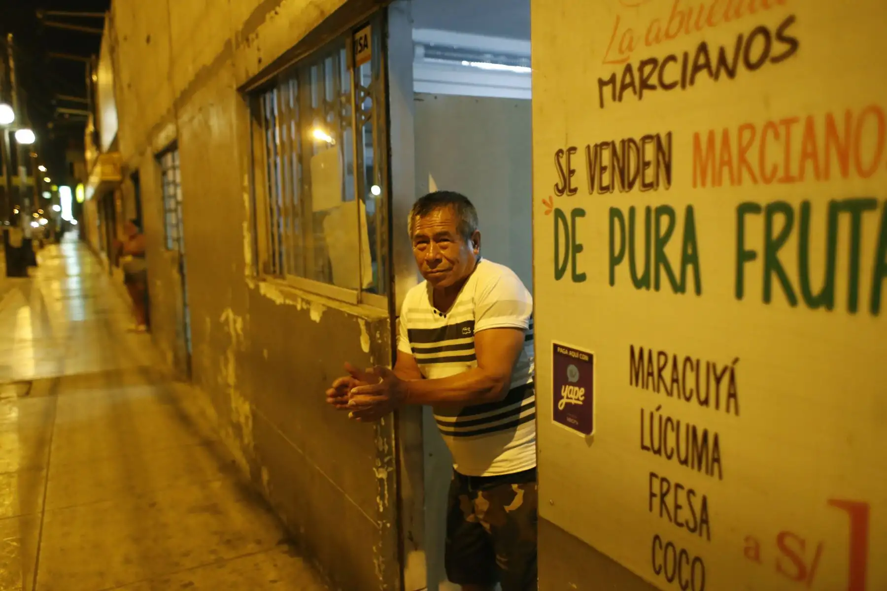 Pobladores de Chorrillos acatan la Inmovilización social obligatoria desde las 20:00 hasta las 05:00 horas. Foto: ANDINA/Renato Pajuelo
