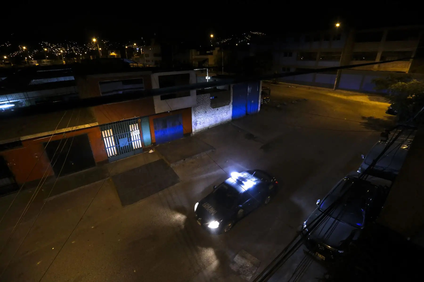 Foto: ANDINA/Jhonel Rodríguez RoblesPobladores de San Juan de Lurigancho acatan la inmovilización social obligatoria desde las 20:00 hasta las 05:00 horas. Foto: ANDINA/Jhonel Rodríguez Robles