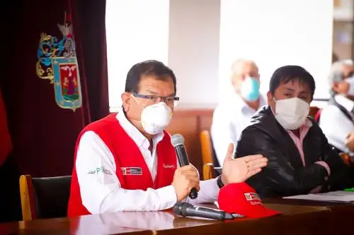 Ministro de Agricultura supervisó trabajos en el laboratorio descentralizado ubicado en Arequipa. Foto: Difusión
