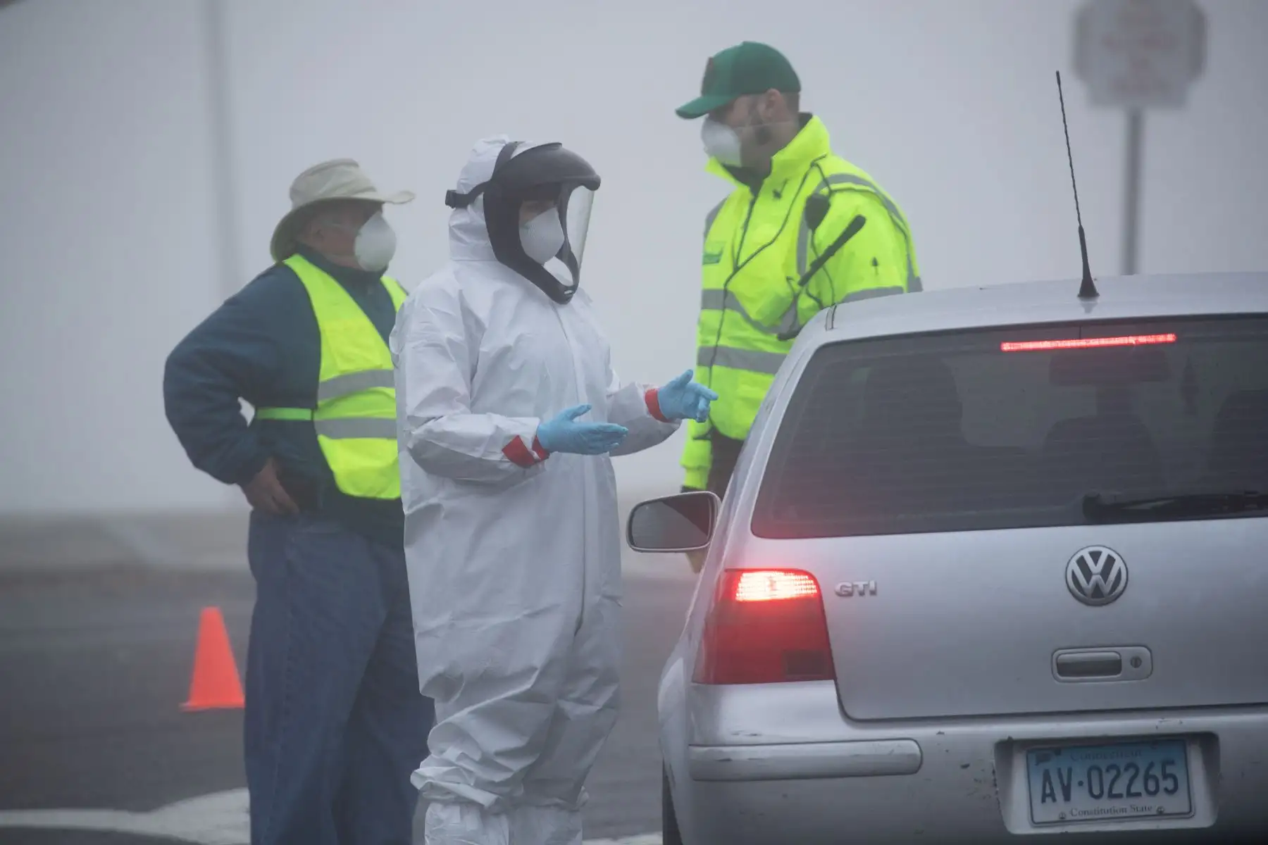 Los cuidados para tratar la infección del covid-19 las dan médicos especializados del sector salud de cada país. Foto: AFP