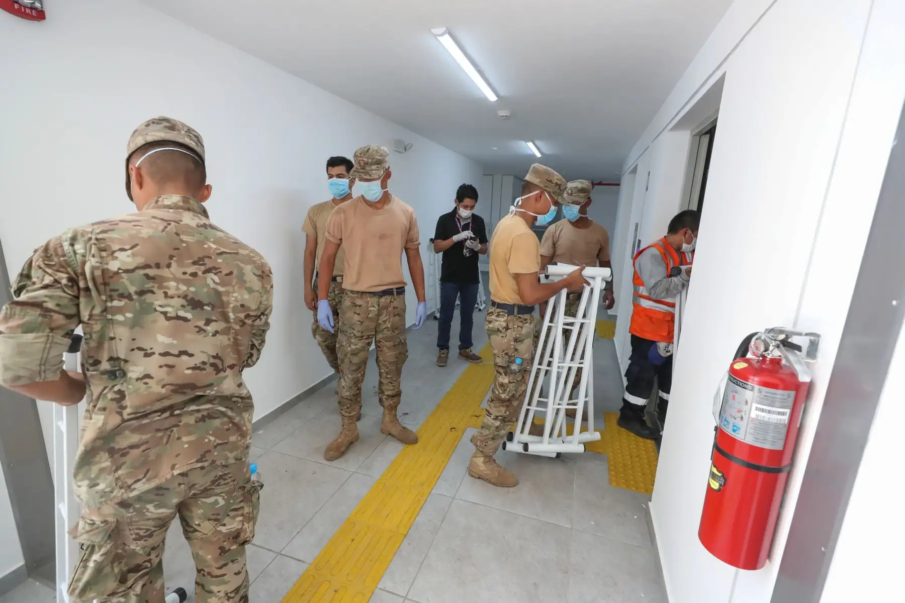 FF.AA apoyan en implementación de  Villa Panamericana para pacientes de Covid -19.
Foto:Mindef