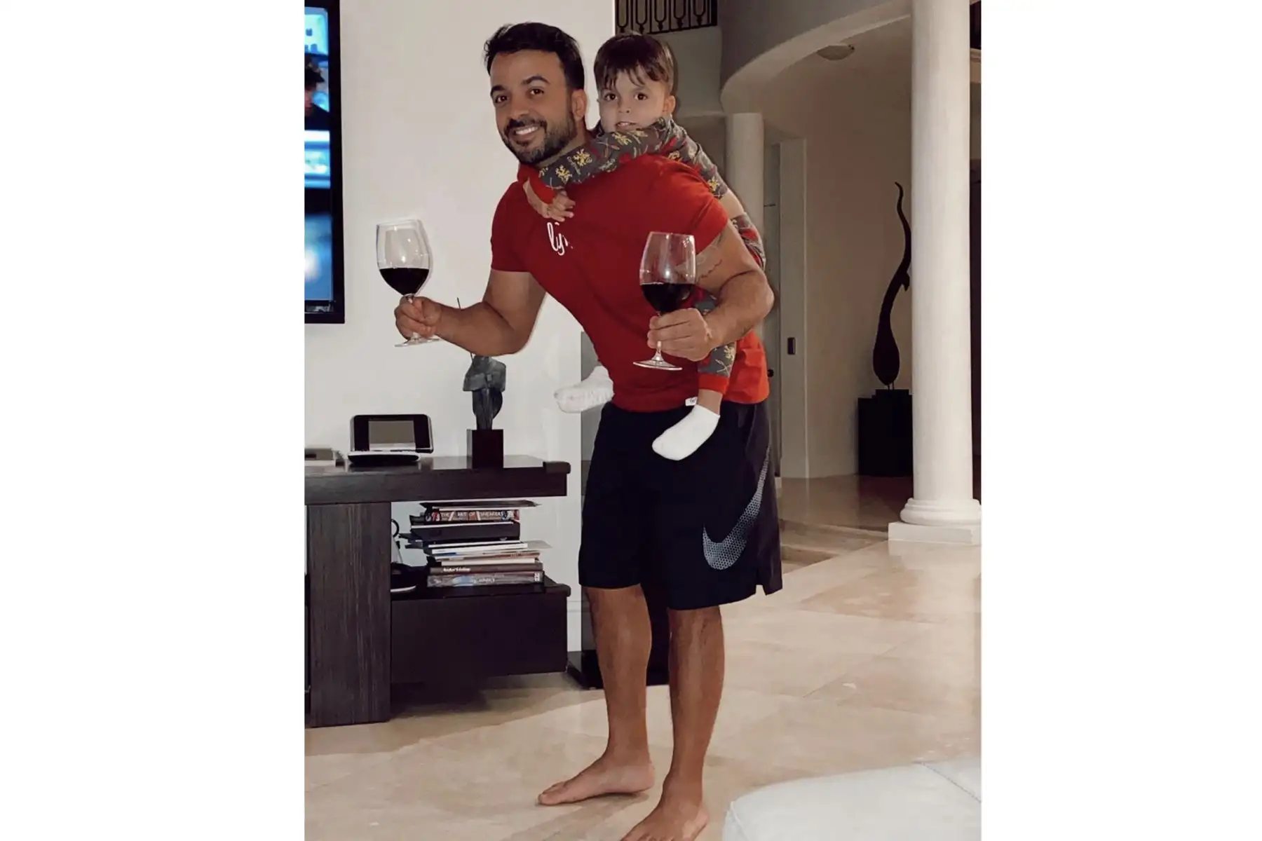 Artista Luis Fonsi se queda en casa como medida para combaitir al covid-19.
Foto: Instagram Luis Fonsi