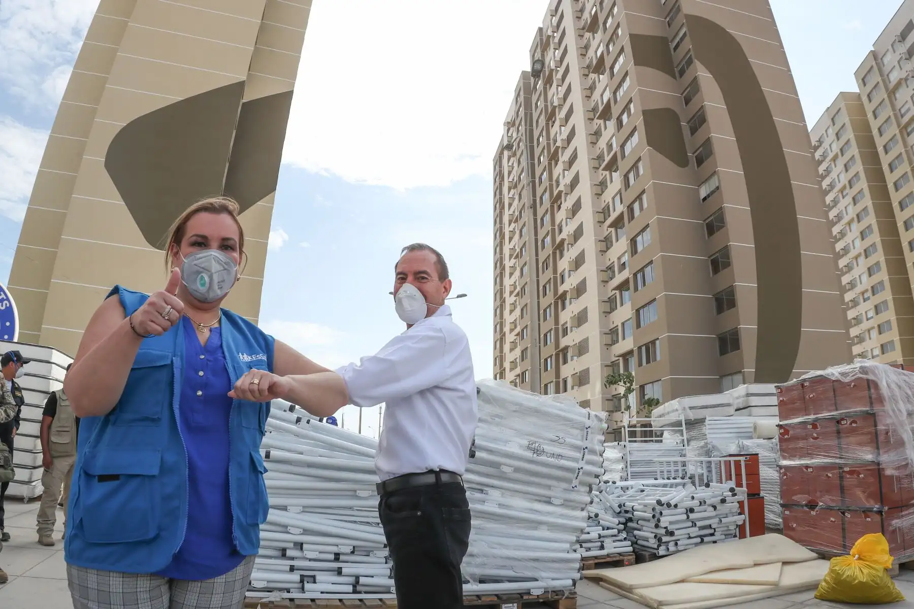 Ministro de Defensa, Walter Martos supervisa trabajo de las FF.AA en la Villa Panamericana donde antenderán pacientes infectados por el coronavirus.
Foto: Mindef