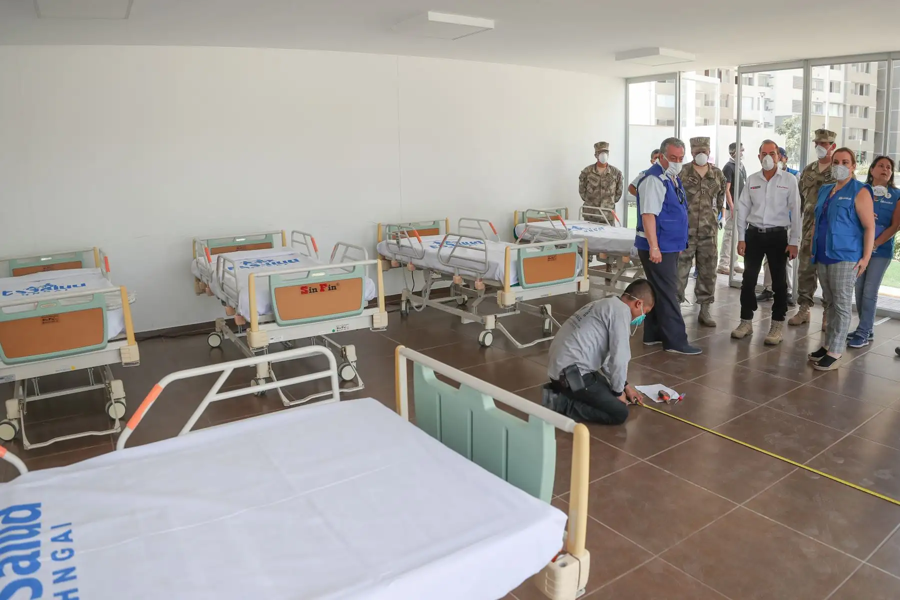 Ministro de Defensa, Walter Martos supervisa trabajo de las FF.AA en la Villa Panamericana donde antenderán pacientes infectados por el coronavirus.
Foto: Mindef