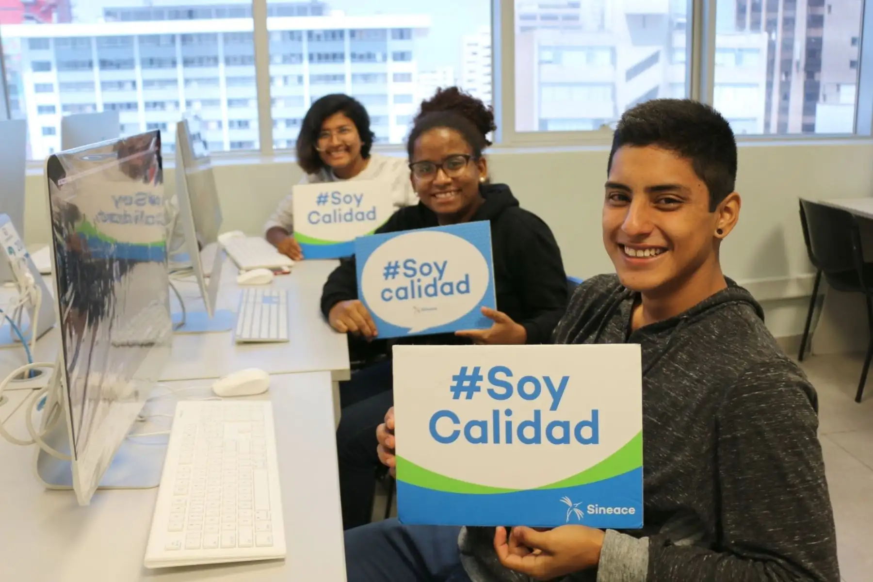 Un total de 48 carreras de 13 institutos superiores de diversas regiones se presentaron a evaluación externa para acreditarse.