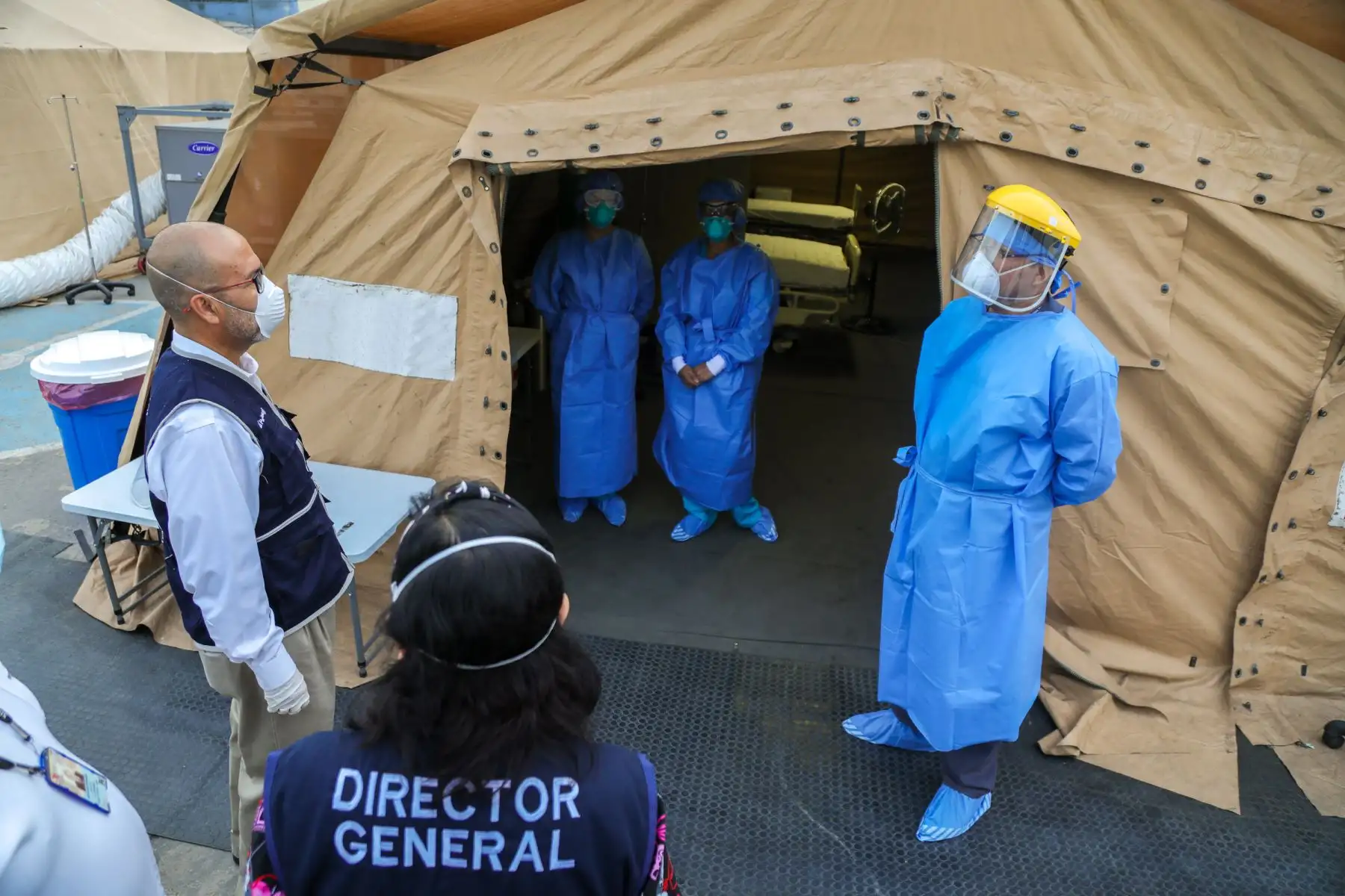 El ministro de Salud, Victor Zamora, inspeccionó las condiciones de trabajo de los profesionales de la salud, así como los servicios brindados para la atención por Covid-19 coronavirus en el hospital 2 de mayo. Foto: ANDINA/MINSA