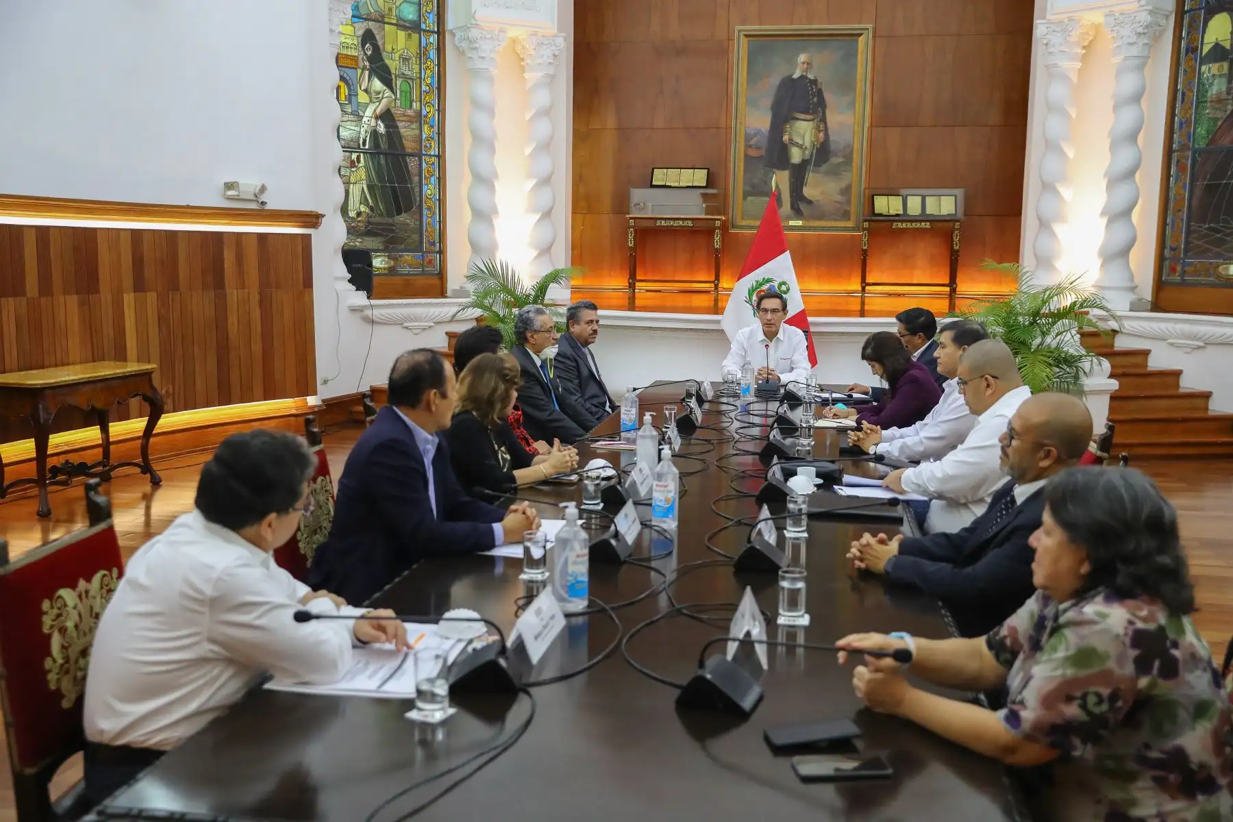 El presidente Martín Vizcarra lidera una nueva reunión del Consejo de Estado para proponer mecanismos de transparencia y coordinación, entre las diferentes instituciones, para contener la propagación del covid-19. Foto: ANDINA/Prensa Presidencia.