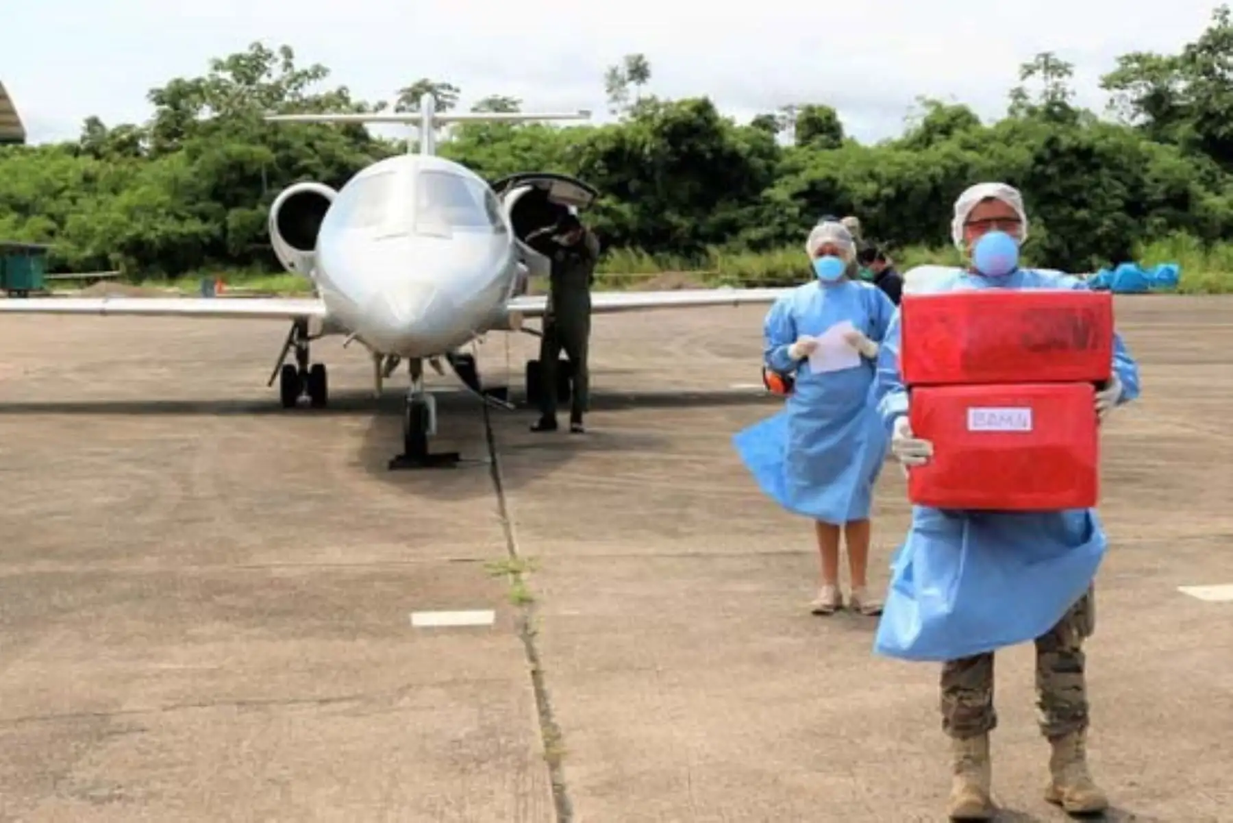 Las Fuerzas Armadas han realizado más de 30 vuelos a diferentes regiones. Foto: Mindef