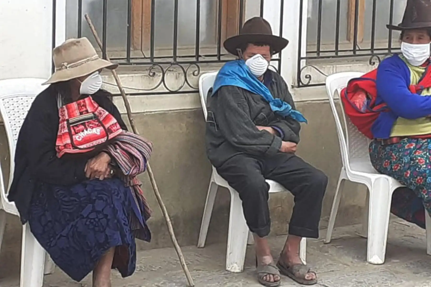 Solo los adultos mayores de más de 80 años están recibiendo este aporte en sus casas.ANDINA/Difusión