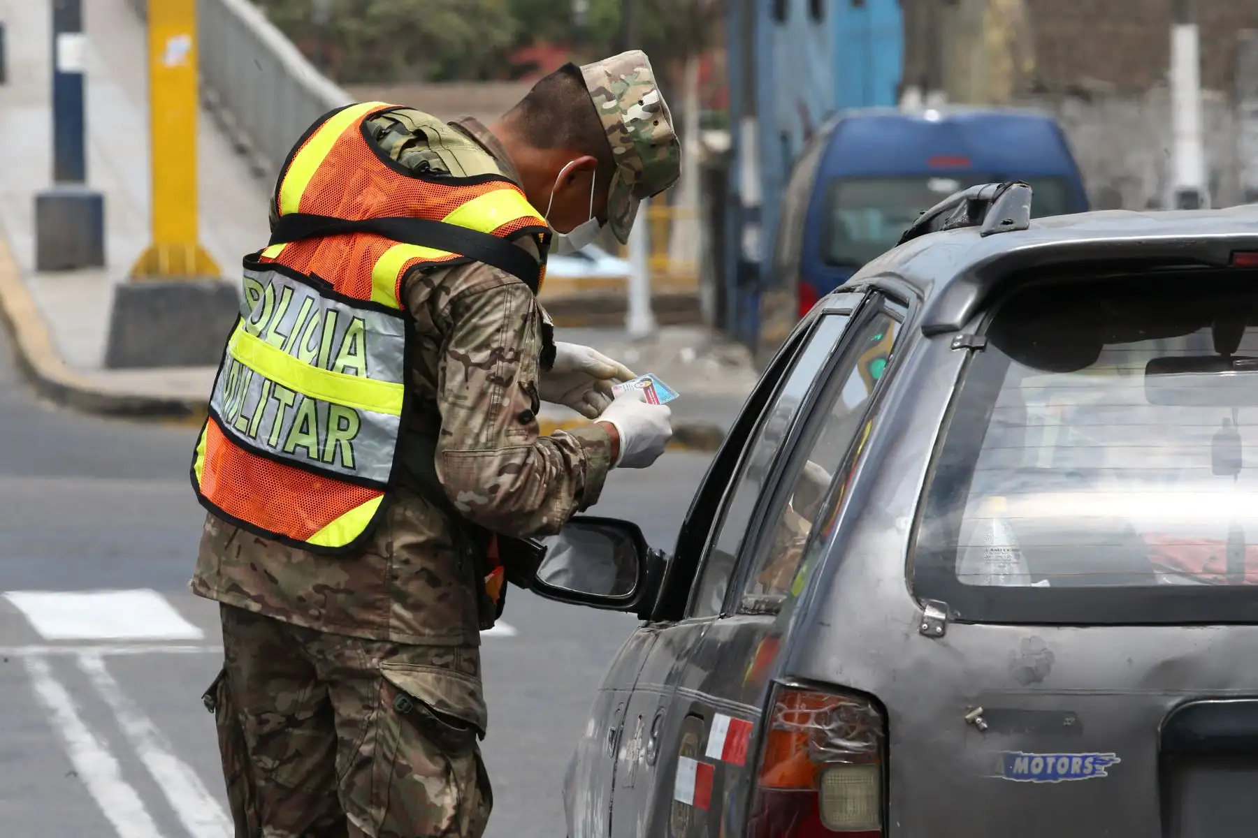 Personal del Ejercito Peruano resguarda el orden  durante el día 11 de Estado de Emergencia decretado por el Jefe de Estado en prevención del Covid-19. Foto: ANDINA/Vidal Tarqui Foto: ANDINA/Vidal Tarqui