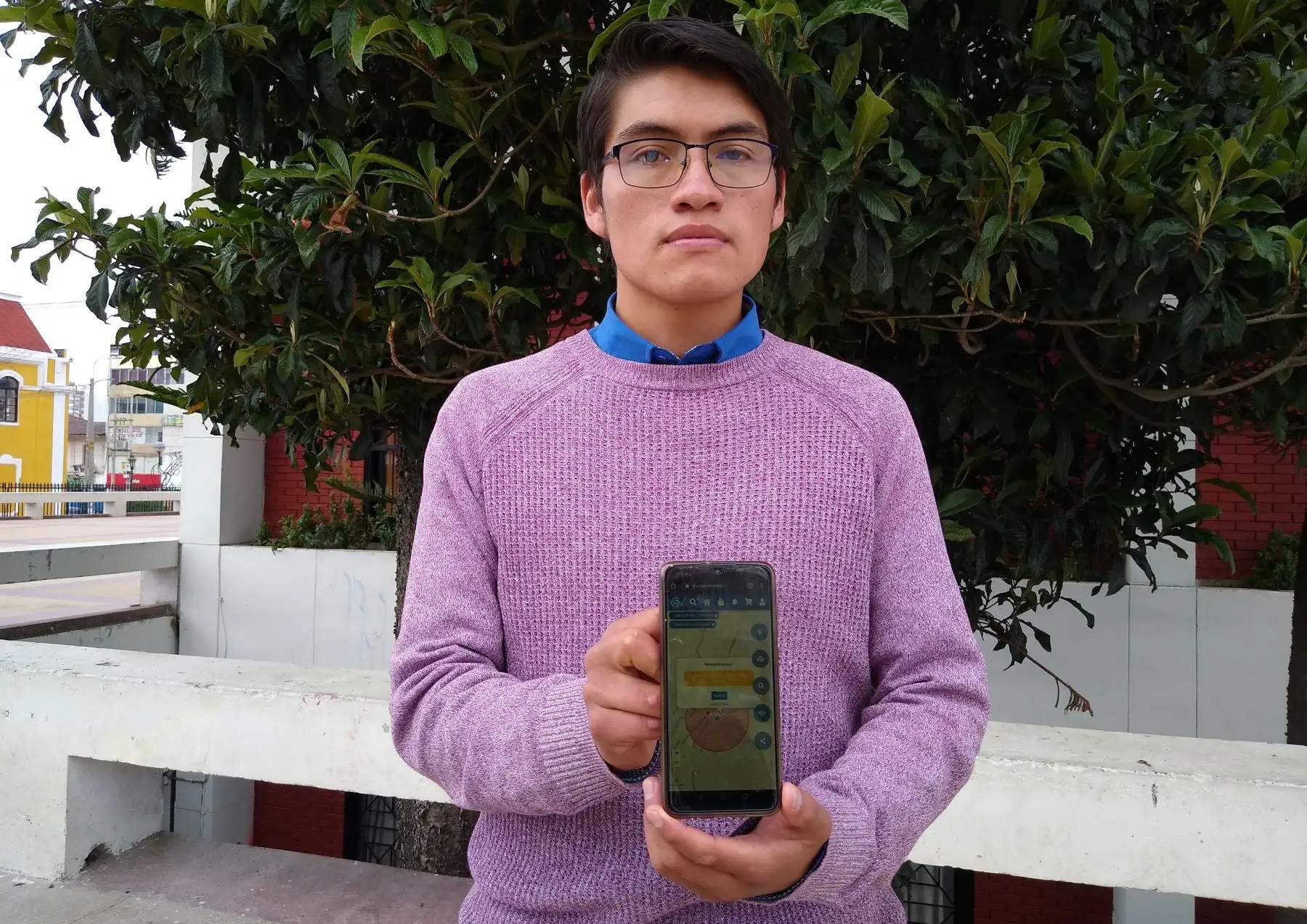 André López es un joven ingenioso programador de Huancayo que ha creado un aplicativo para realizar compras solidarias y ayudar a las personas del grupo de riesgo que no tienen que salir a la calle para evitar ser contagiados con coronavirus. Foto: Pedro Tinoco