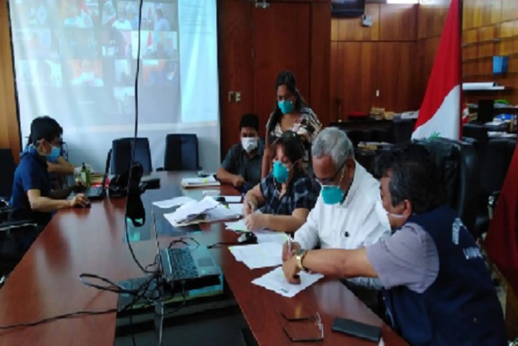 El gobernador regional de Lambayeque,  Anselmo Lozano Centurión, participó en la teleconferencia realizada por la Asamblea Nacional de Gobierno Regionales (ANGR) para abordar las acciones desarrolladas frente a la emergencia por el Covid-19.