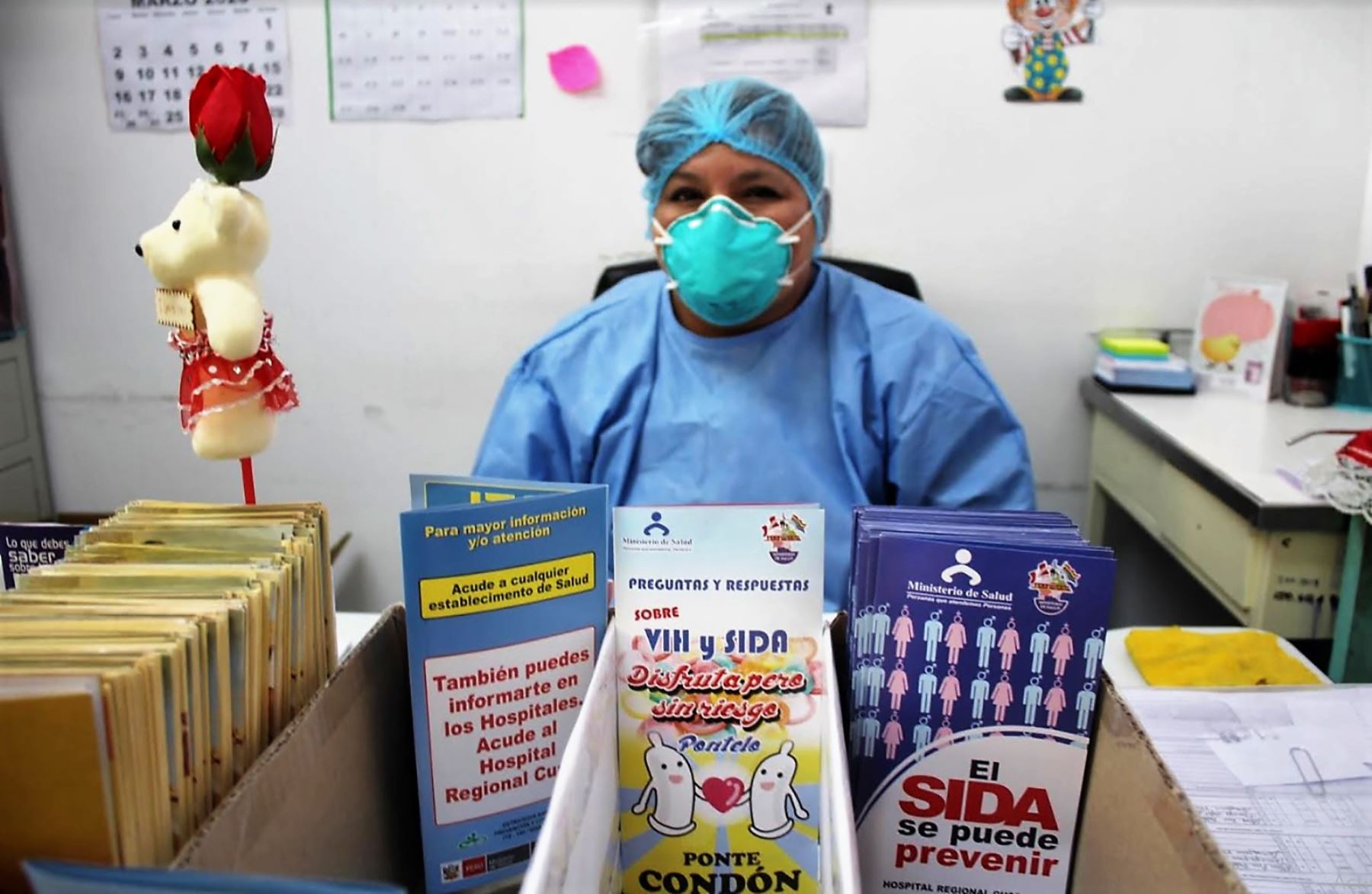 Personal médico del Hospital Regional del Cusco garantiza entrega de medicamentos para personas que viven con VIH.