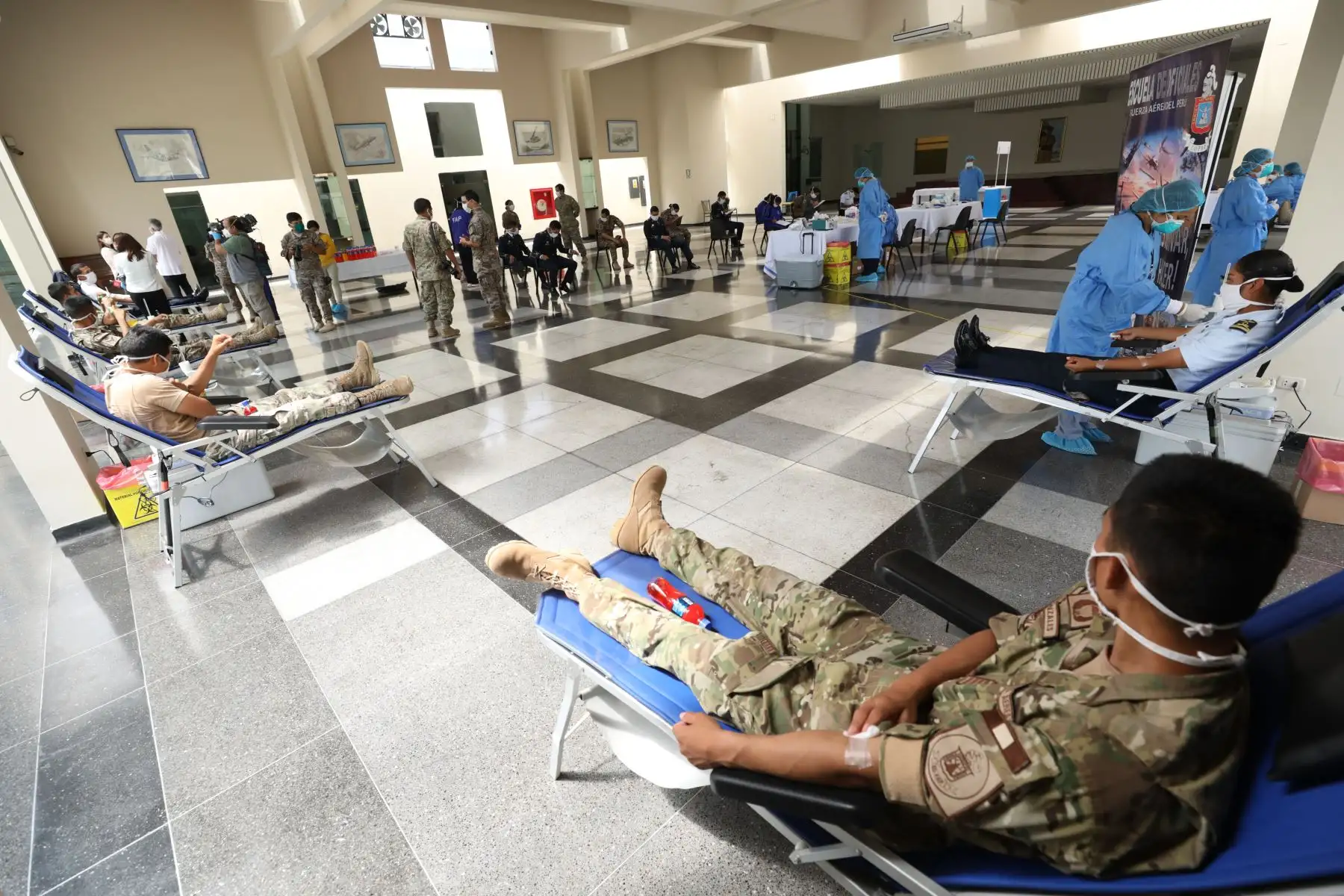 EsSalud lanza campaña de donación de sangre ante personal de la Fuerza Aerea del Perú.
Foto: EsSalud