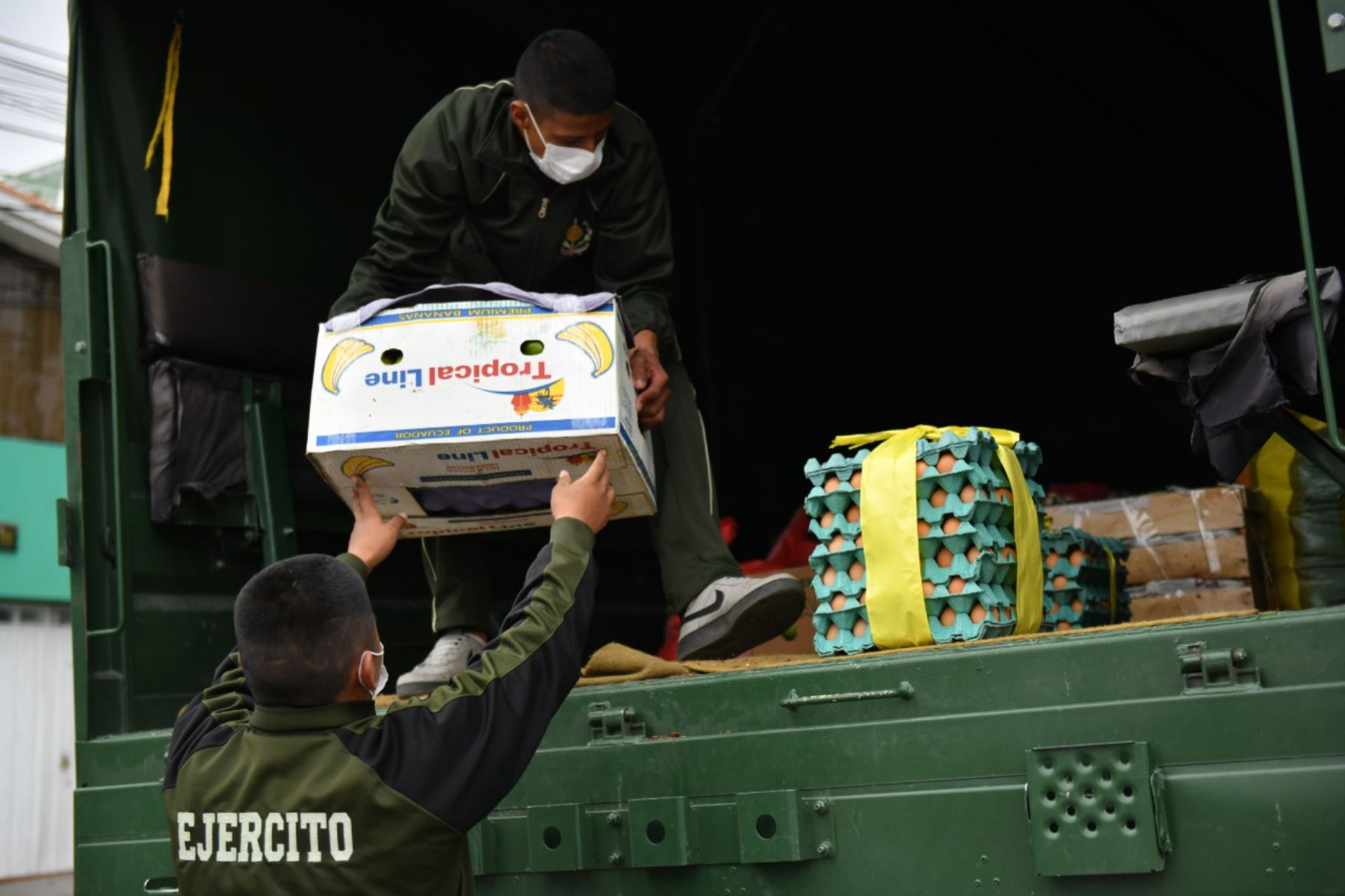 El Gobierno Regional de Arequipa donó material de seguridad personal, insumos de limpieza y vivieres al Ejército del Peru. Foto: Gobierno Regional de Arequipa