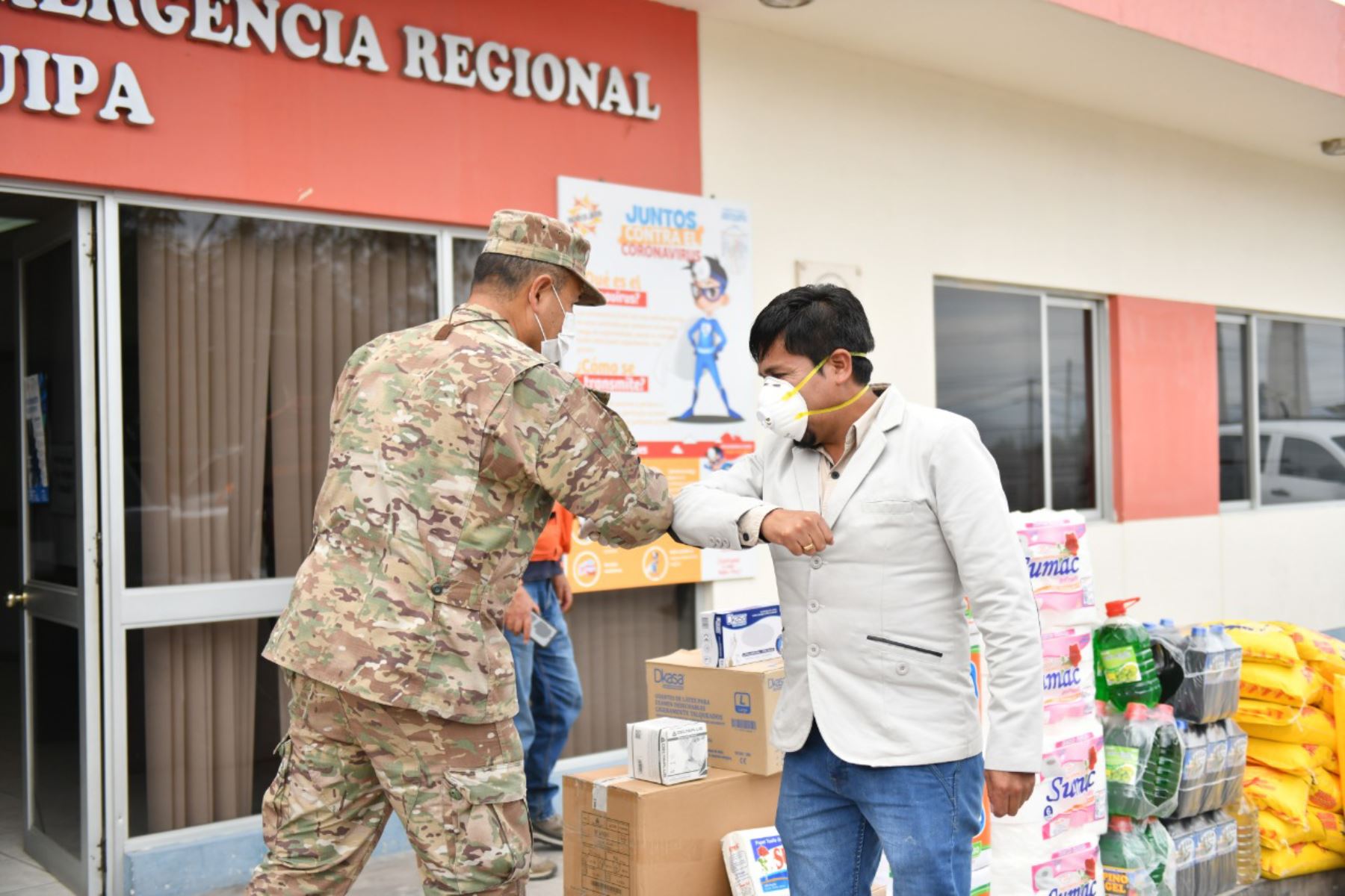 El Gobierno Regional de Arequipa donó material de seguridad personal, insumos de limpieza y vivieres al Ejército del Peru. Foto: Gobierno Regional de Arequipa