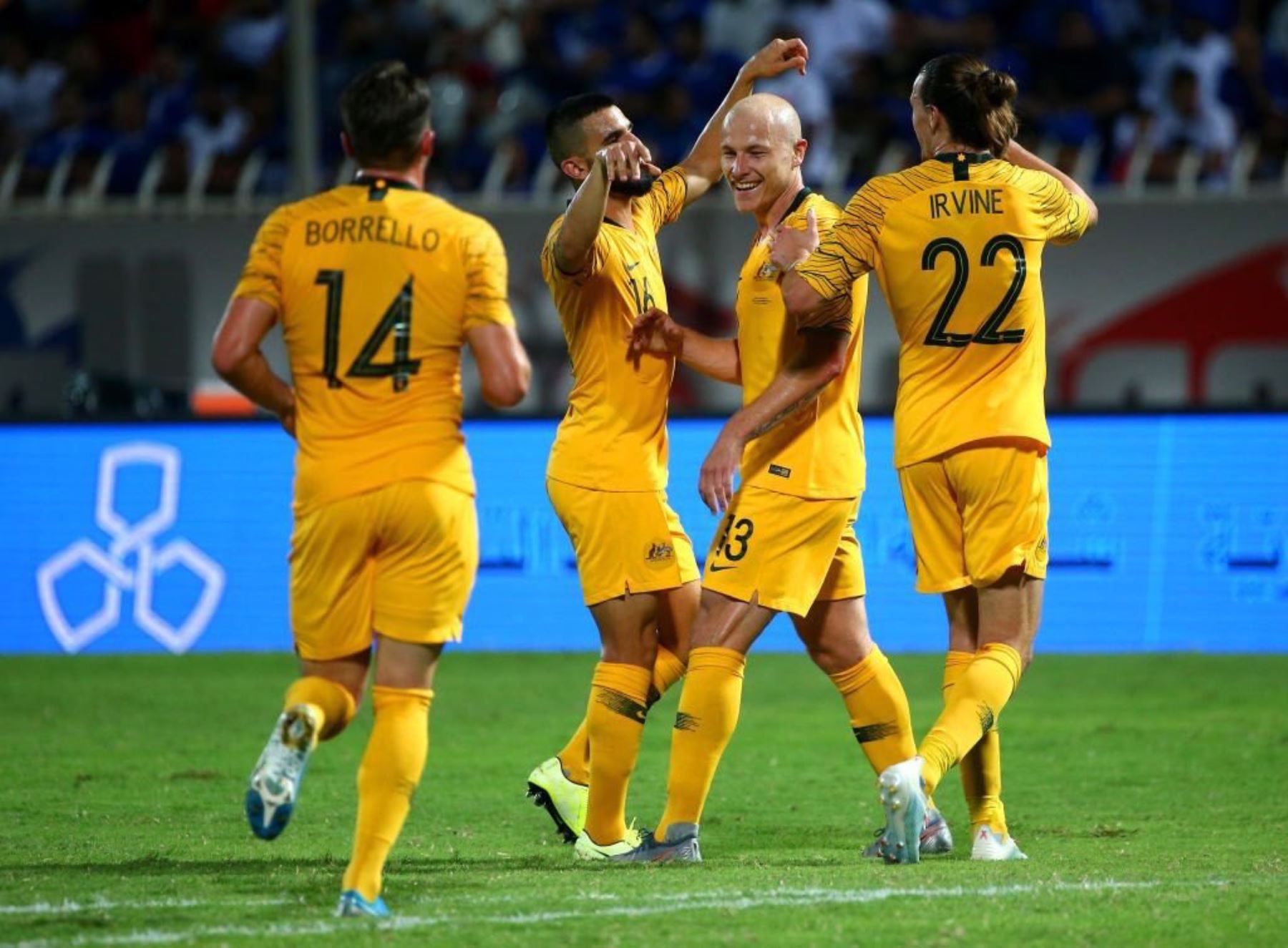 La Federación de Fútbol Australiano anunció haber llegado a un acuerdo con los jugadores para que disminuyan hasta un 70% de sus ganancia