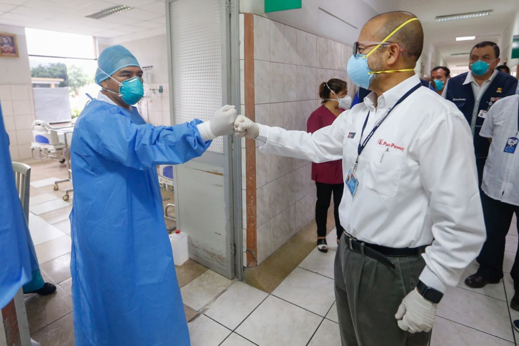 Miinistro de Salud, Victor Zamora  inspecciona el Hospital Hipólito Unanue, en El Agustino, para verificar que el personal cuente con los implementos necesarios, el buen estado de las instalaciones y la atención de calidad a pacientes.
Foto: Minsa