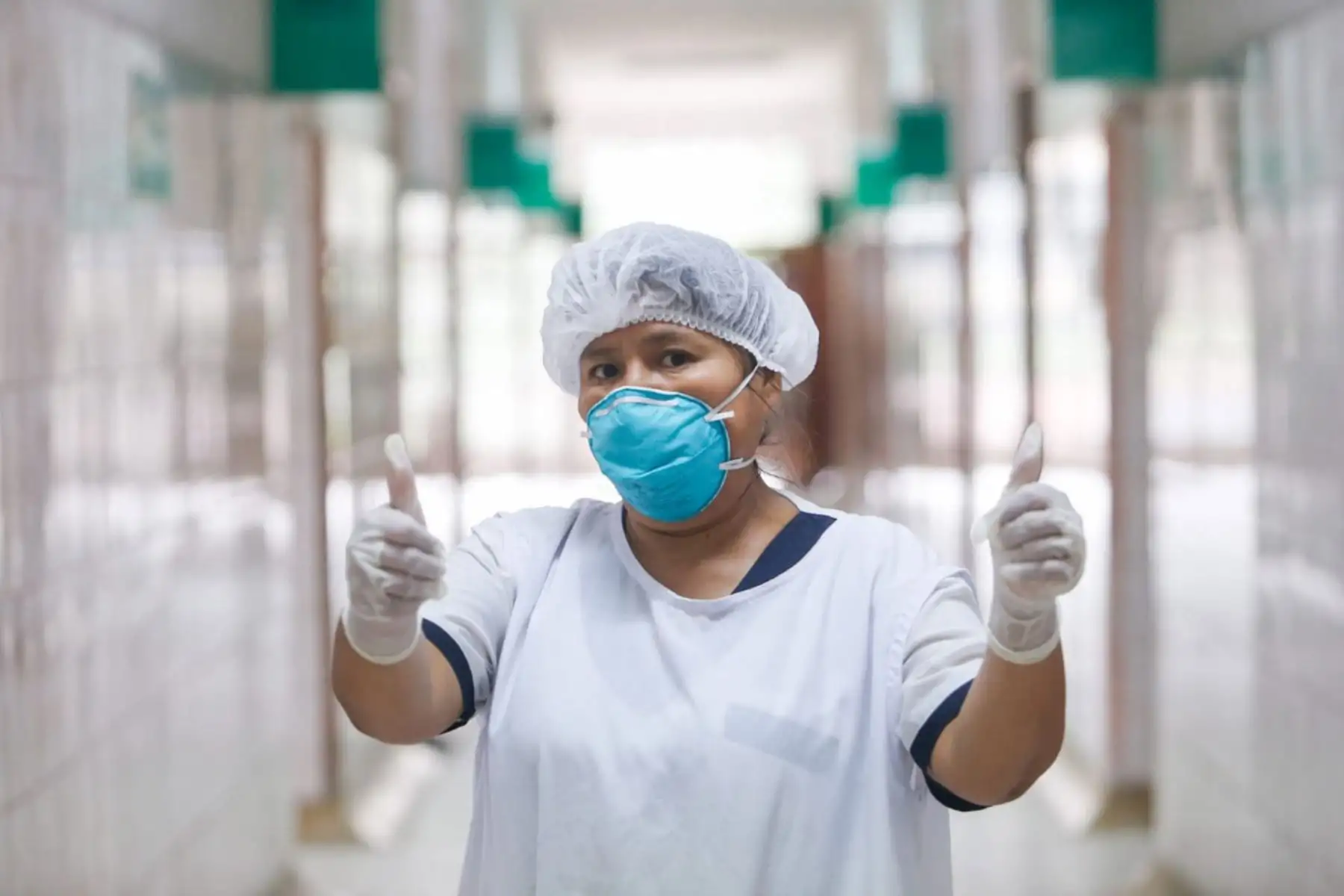 Miinistro de Salud, Victor Zamora  inspecciona el Hospital Hipólito Unanue, en El Agustino, para verificar que el personal cuente con los implementos necesarios, el buen estado de las instalaciones y la atención de calidad a pacientes.
Foto: Minsa