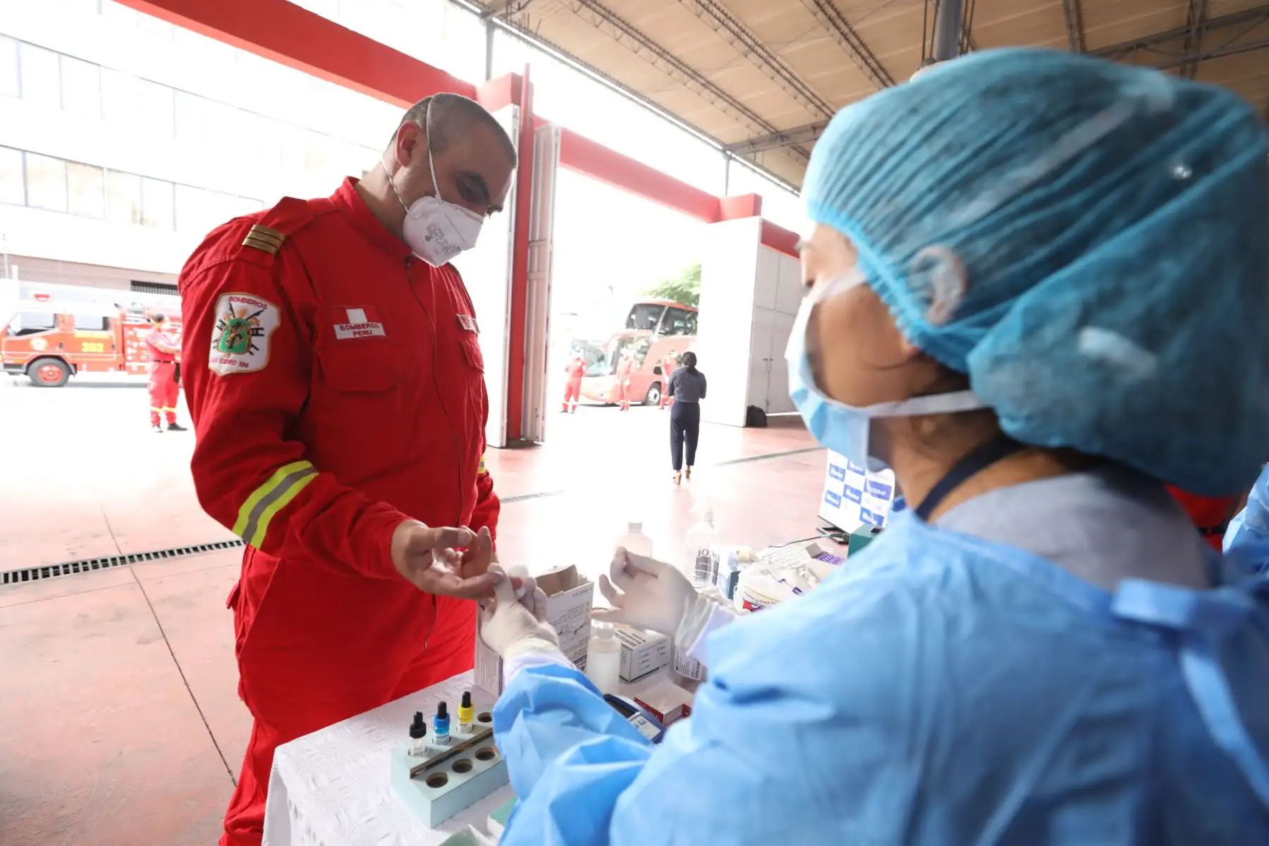 Cuerpo General de Bomberos Voluntarios del Perú participa de campaña de donación de sangre que impulsa EsSalud.
Foto:EsSalud