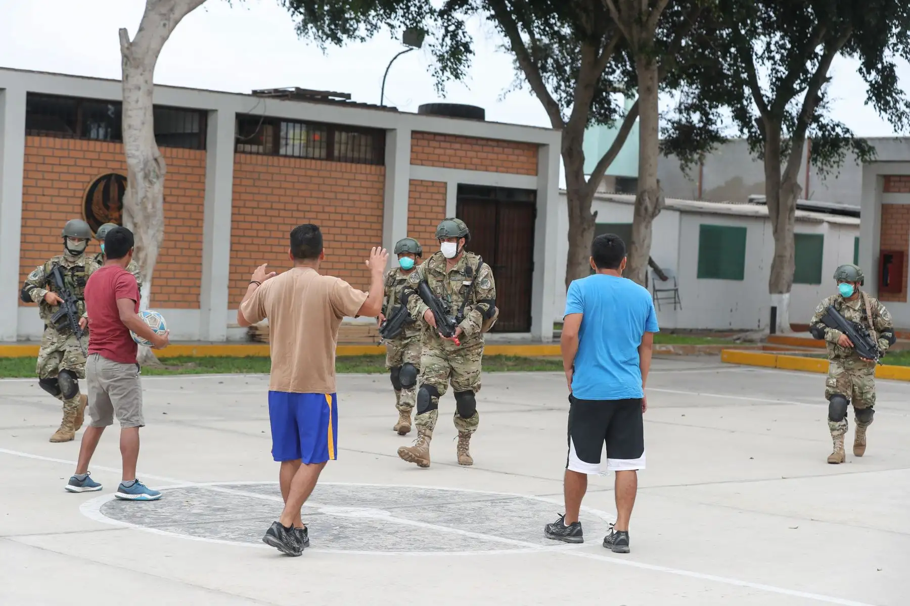 FF.AA tomarán acción contra quienes desacatan estado de emergencia y aislamiento social obligatorio.
Foto: Mindef