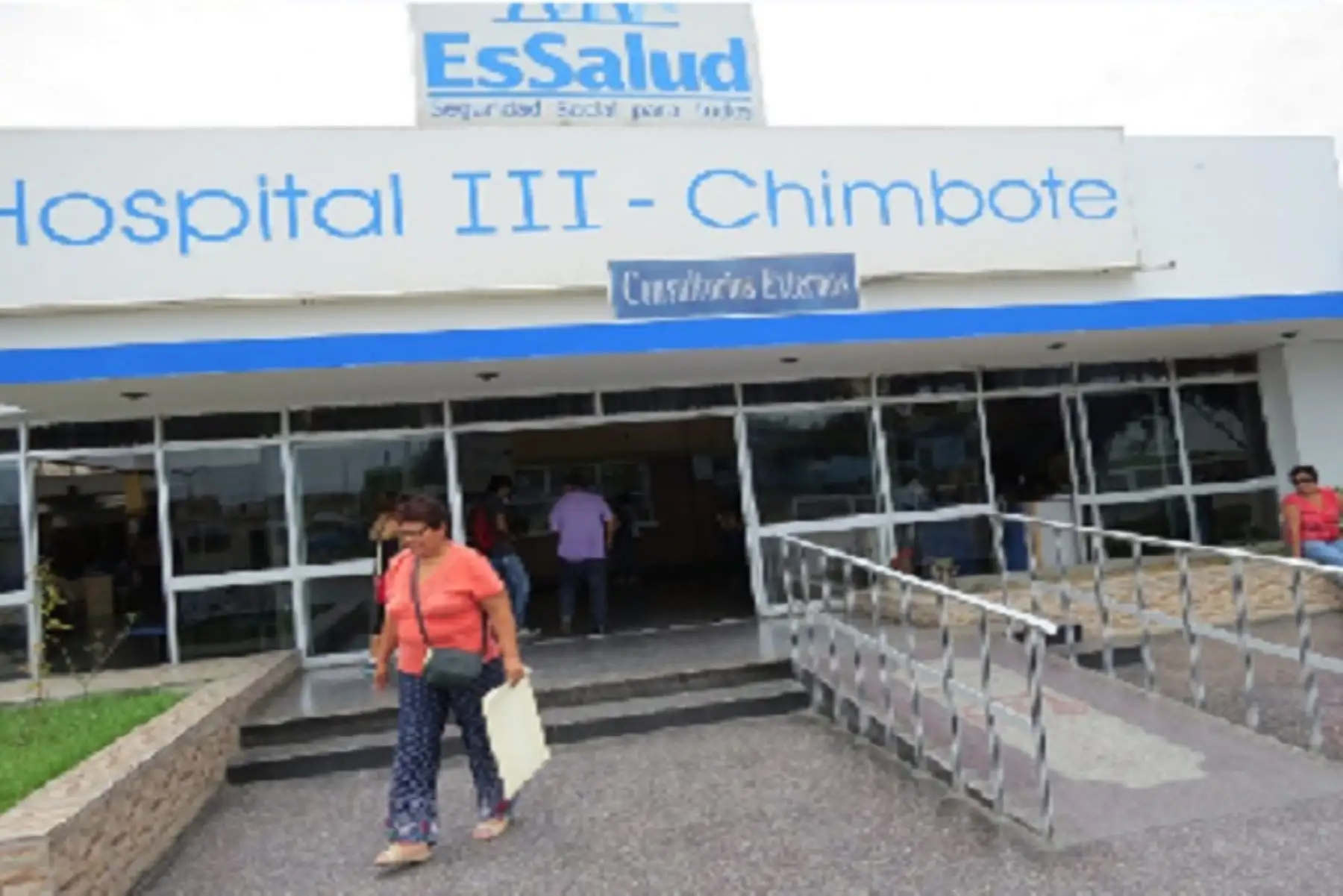 La mujer que residía en el distrito de Santa, en el sector de Tamboreal, llegó procedente de España y al ser sometida al examen médico correspondiente dio positivo para Covid-19. Fue el tercer caso confirmado de esta enfermedad en Áncash.