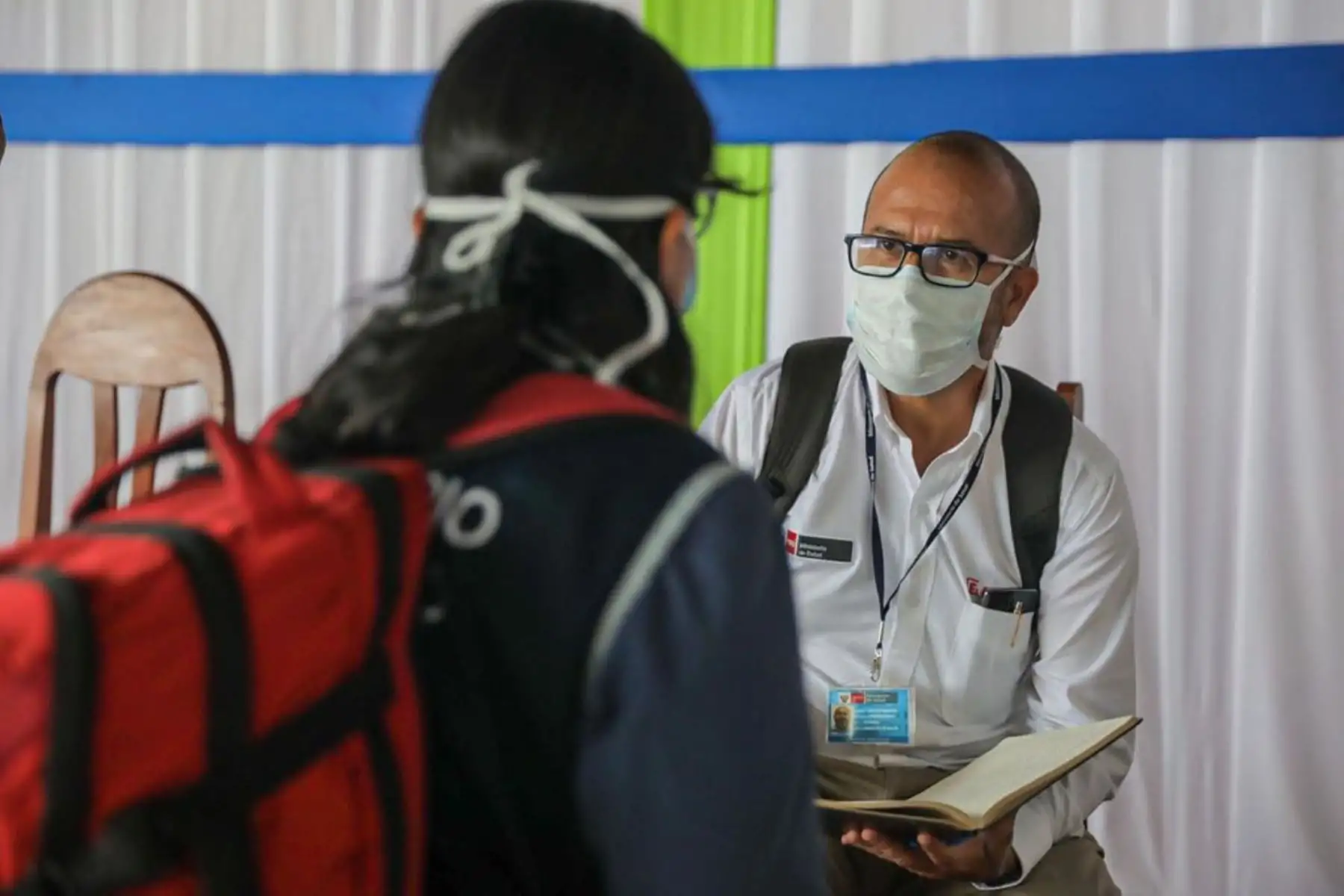 El ministro de Salud, Victor Zamora y la ministra de Producción, Rocío Barrios realizan reuniones de coordinación con autoridades de Loreto  para tomar acciones frente al coronavirus.
Foto: Minsa