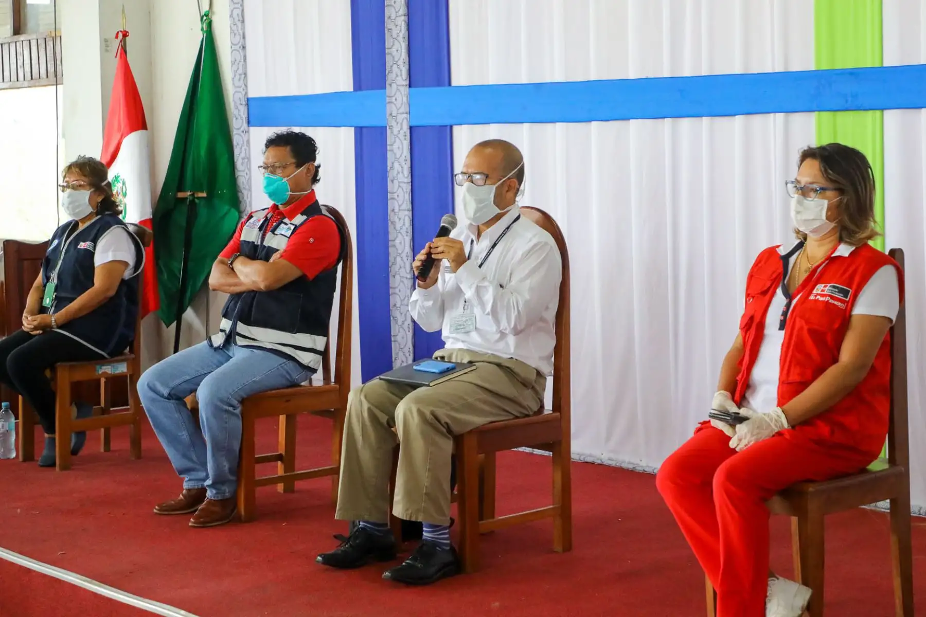 El ministro de Salud, Victor Zamora y la ministra de Producción, Rocío Barrios realizan reuniones de coordinación con autoridades de Loreto  para tomar acciones frente al coronavirus.
Foto: Produce