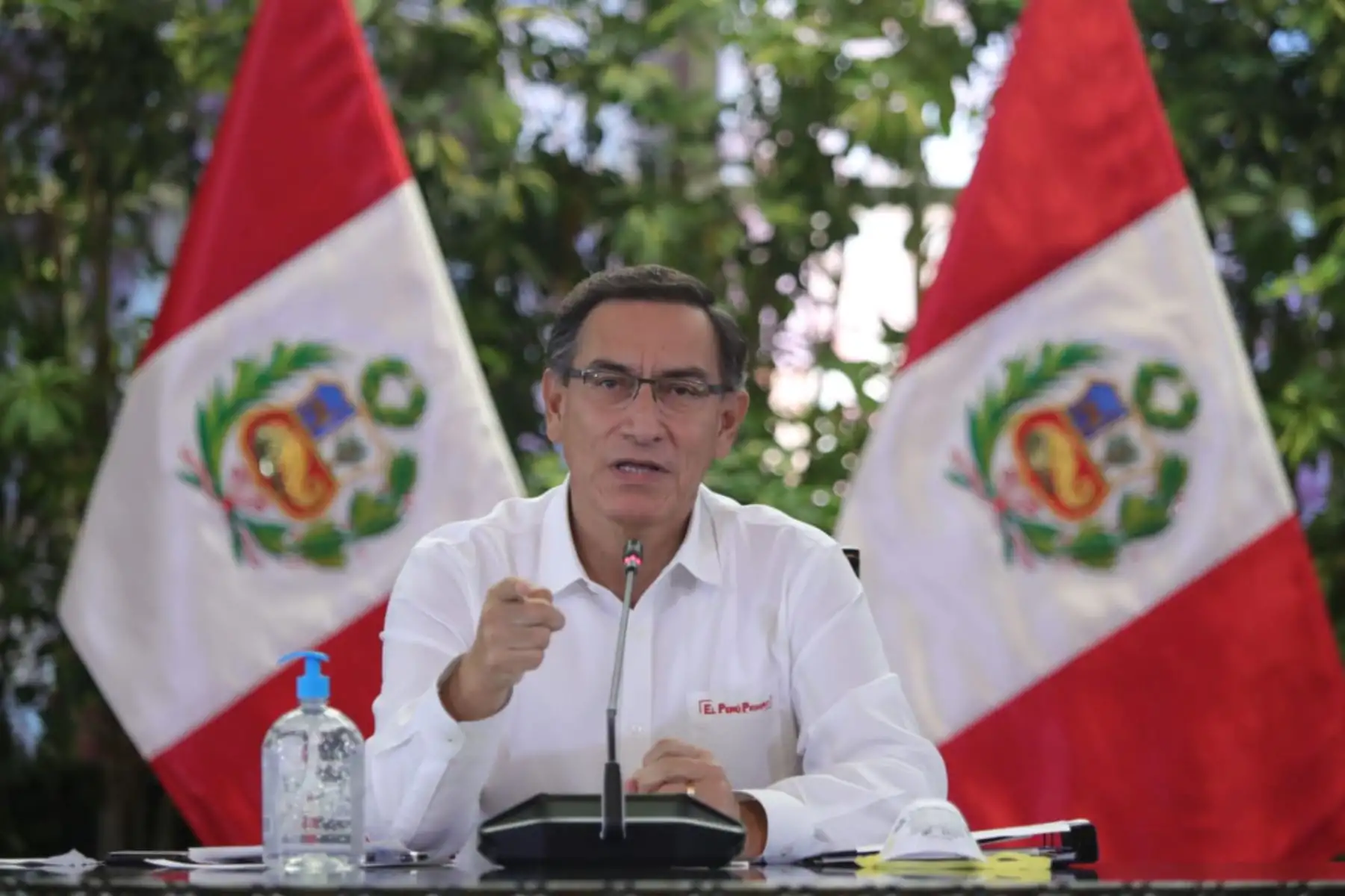 El Presidente de la República, Martín Vizcarra, informó hoy que 1,667 municipios del país ya han incorporado a sus cuentas institucionales la transferencia económica para la adquisición y reparto de una canasta de víveres de primera necesidad a las familias vulnerables en condición de pobreza y extrema pobreza afectadas por el estado de emergencia para prevenir el contagio del coronavirus. Foto: ANDINA/Prensa Presidencia.
