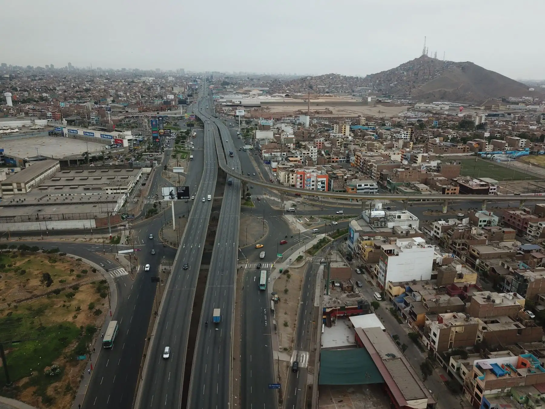 Vista panorámica de la Panamericana Norte durante el proceso de cuarentena dictada por el gobierno por el Coronavirus

Foto:ANDINA / Juan Carlos Guzmán Negrini