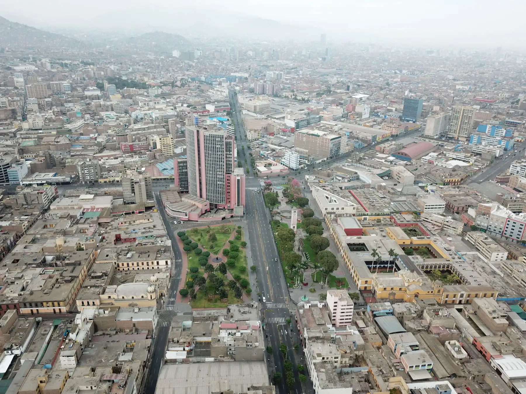 Vista panorámica de la avenida Abancay durante el proceso de cuarentena dictada por el gobierno por el Coronavirus

Foto:ANDINA / Juan Carlos Guzmán Negrini