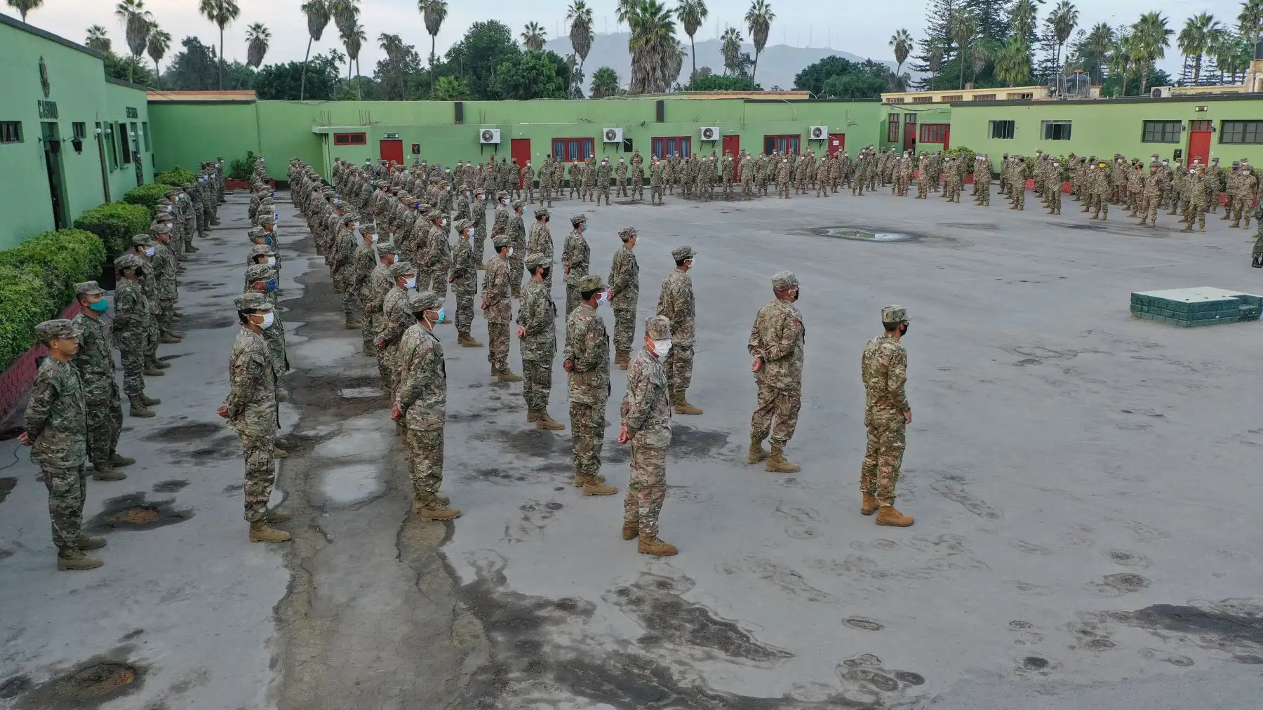 Ministro de Defensa Walter Martos dio la bienvenida a reservitas voluntarios, convocados para enfrentar la emergencia sanitaria del coronavirus.Foto: ANDINA/Mindef