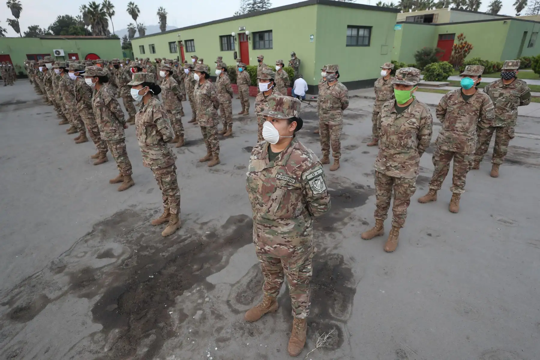 Ministro de Defensa Walter Martos dio la bienvenida a reservitas voluntarios, convocados para enfrentar la emergencia sanitaria del coronavirus.Foto: ANDINA/Mindef