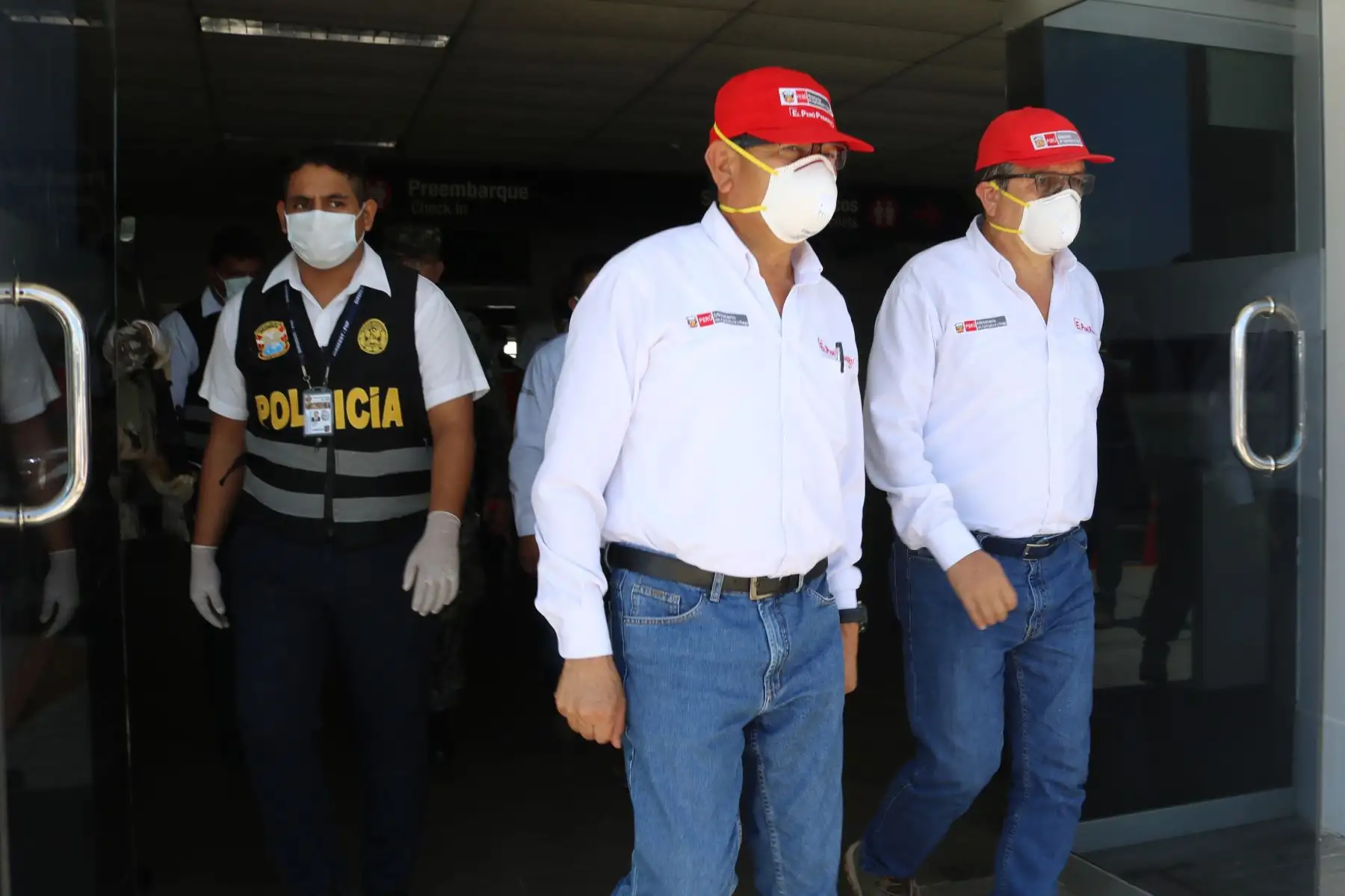 El ministro de Agricultura, Jorge Montenegro  visita las regiones de Piura y Tumbes  para sostener reuniones de coordinación  en el marco de la emergencia sanitaria por covid-19.
Foto; Minagri