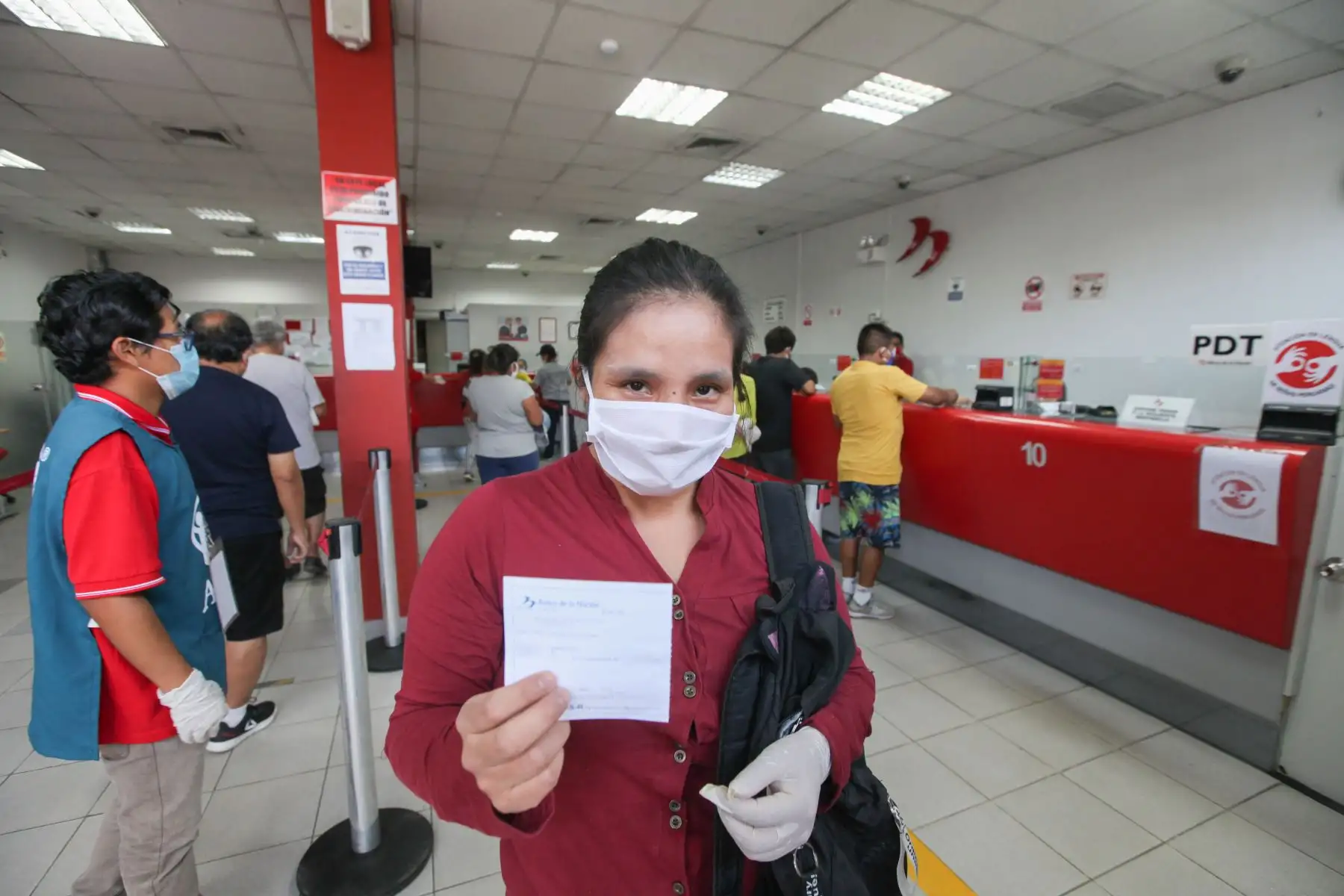 Pago de subsidio de S./ 380 en agencias del Banco de la Nación.Foto: ANDINA/Midis