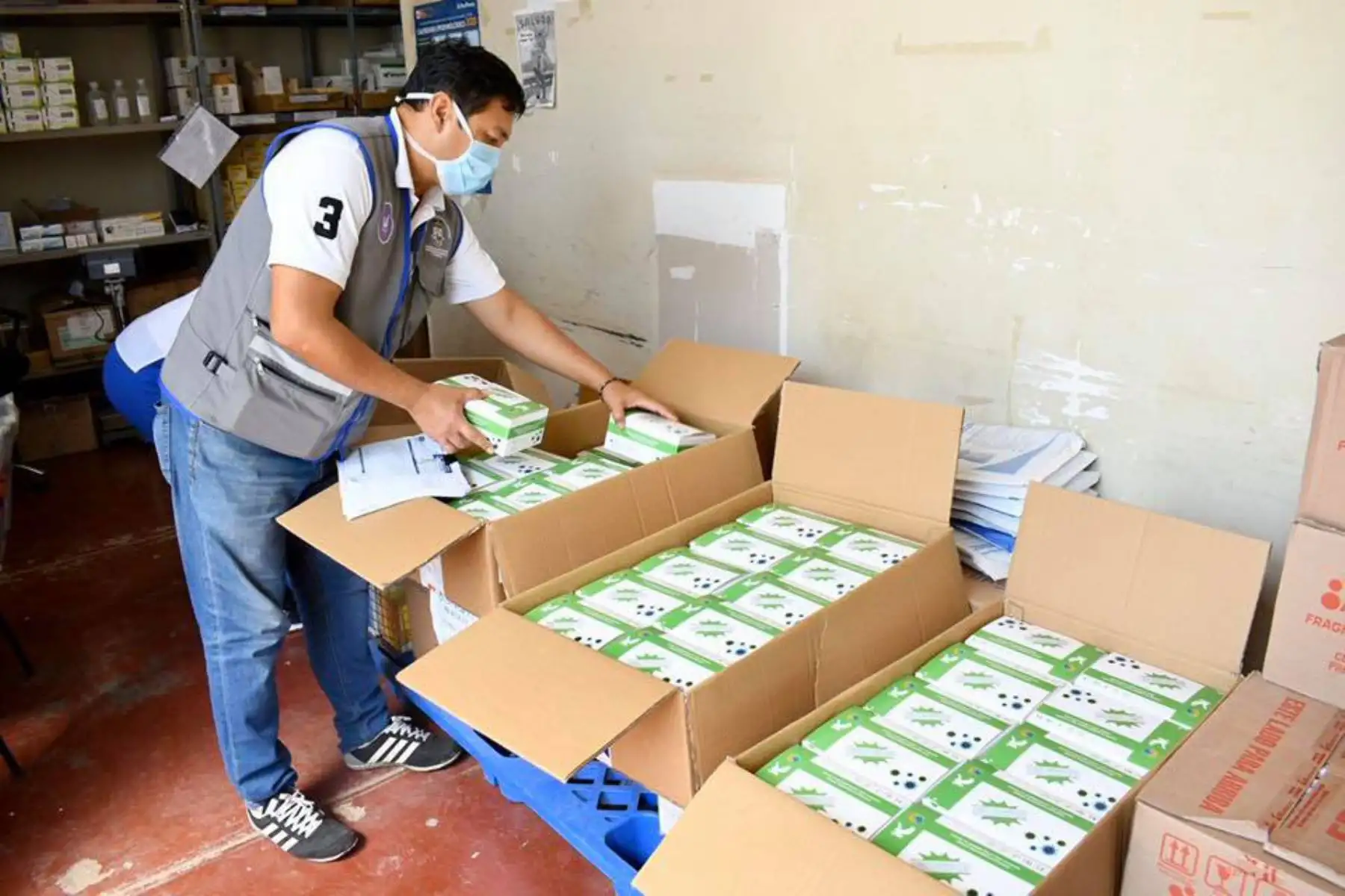 Alrededor de 1,400 pruebas rápidas para el diagnóstico del coronavirus llegaron a la región Lambayeque. Foto: Cortesía/Silvia Depaz