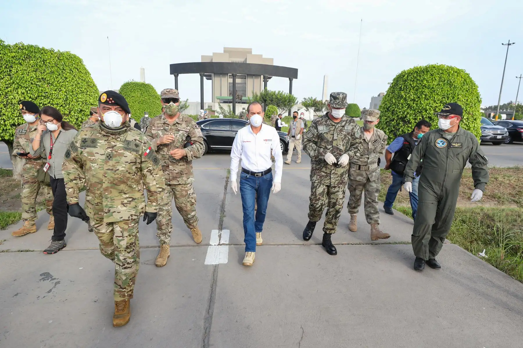 Ministro de Defensa, Walter Martos sobrevuela Lima para verificar el cumplimiento del aislamiento social obligatorio. Foto: ANDINA/MINDEF