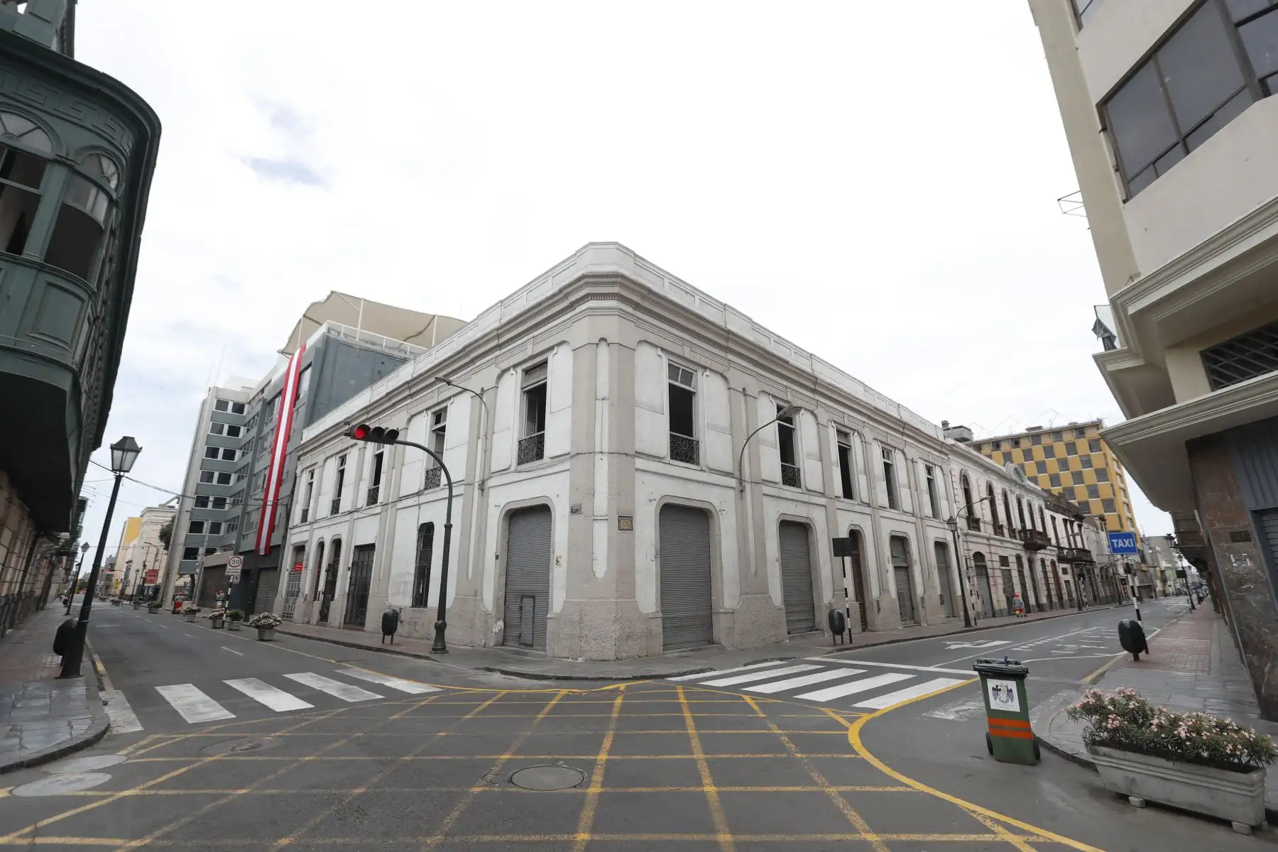 Así luce jirón Camaná cruce con Callao, en Centro de Lima. Foto: ANDINA/Renato Pajuelo