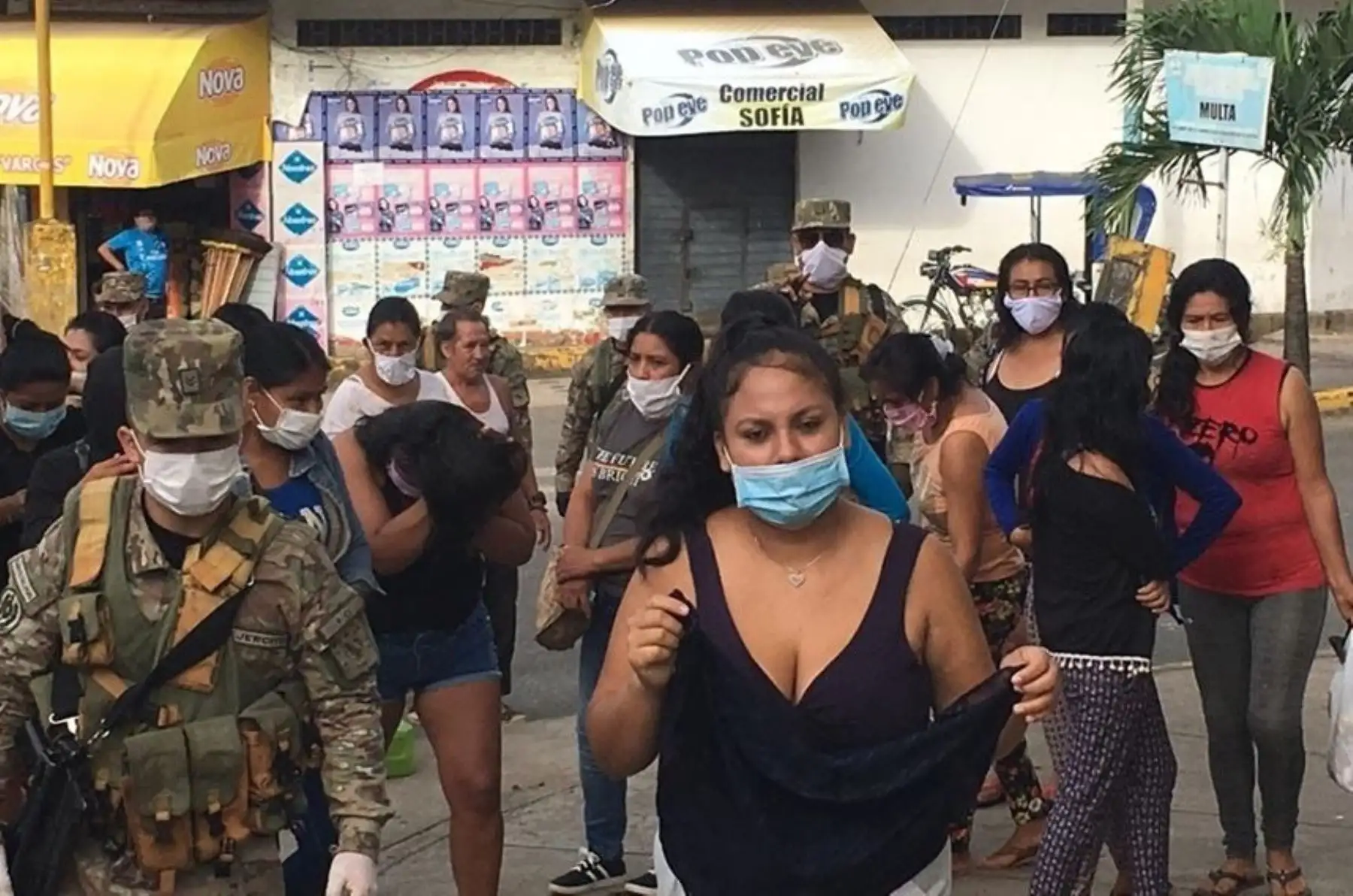 Policía Nacional intervino a más de 150 mujeres en la región San Martín por no respetar la inmovilización social obligatoria diferenciada. ANDINA/Difusión
