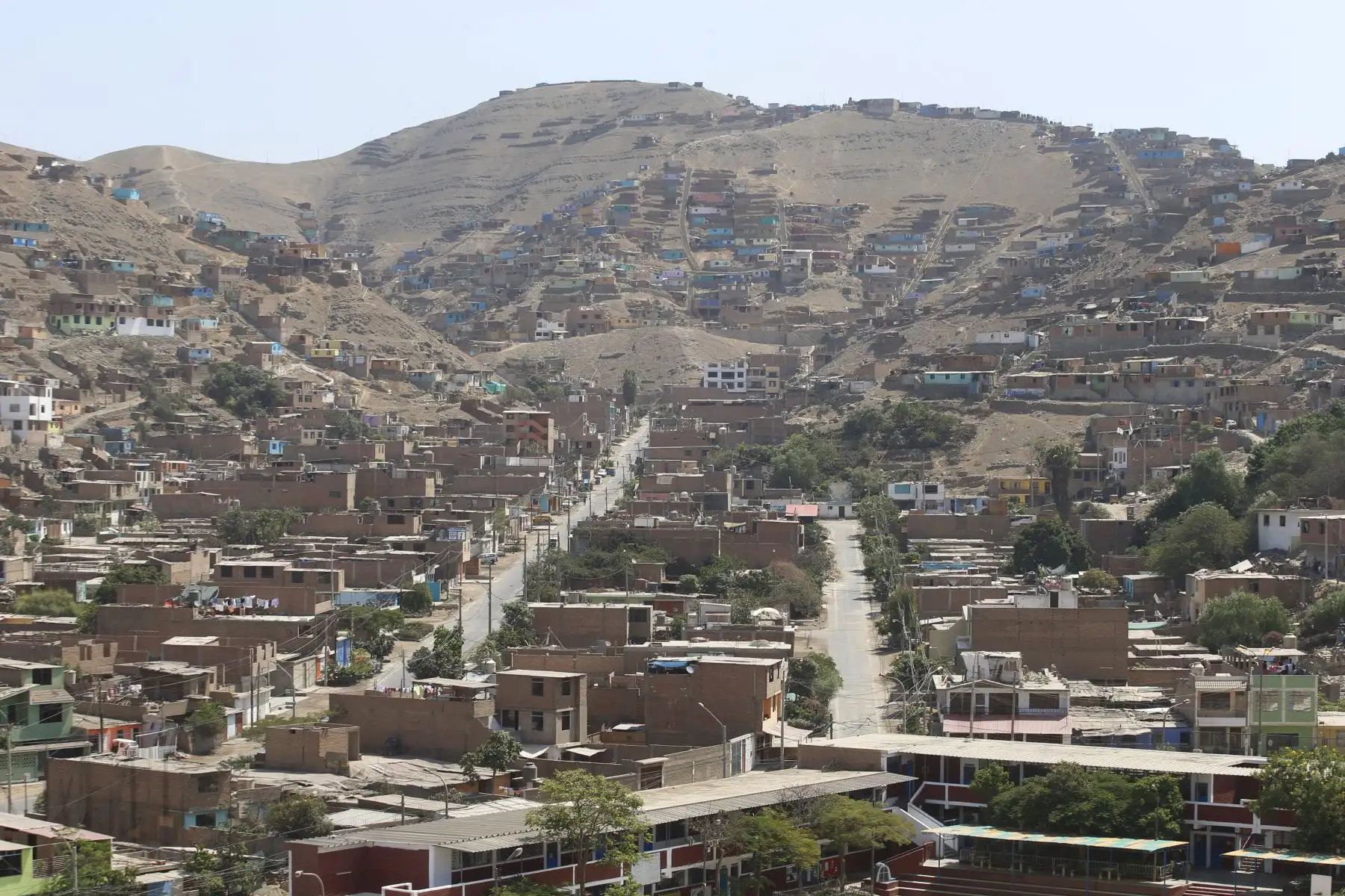 Hoy Santa Rosa como muchos pueblos del Perú se enfrentan a situaciones de cambio social, cultural y económico, para José Luis Cuadros  es momento de unirse, organizarse, mirar la historia local y construir una comunidad más justa y solidaria.
Foto: ANDINA/ Eddy Ramos