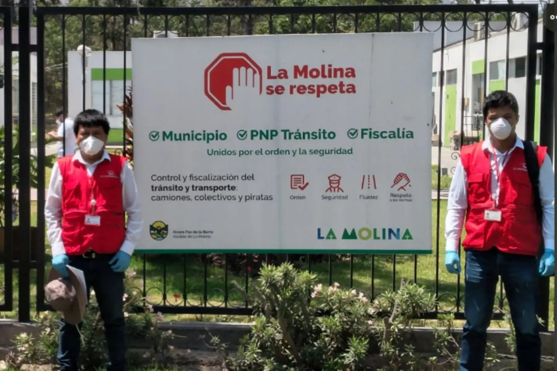 Auditores de la Contraloría llegaron a la Municipalidad de LaMolina para verificar el almacenamiento y entrega de canastas de víveres a familias vulnerables, como parte del Mega Operativo de la Emergencia Sanitaria #COVID19. Foto:ANDINA/Contraloría
