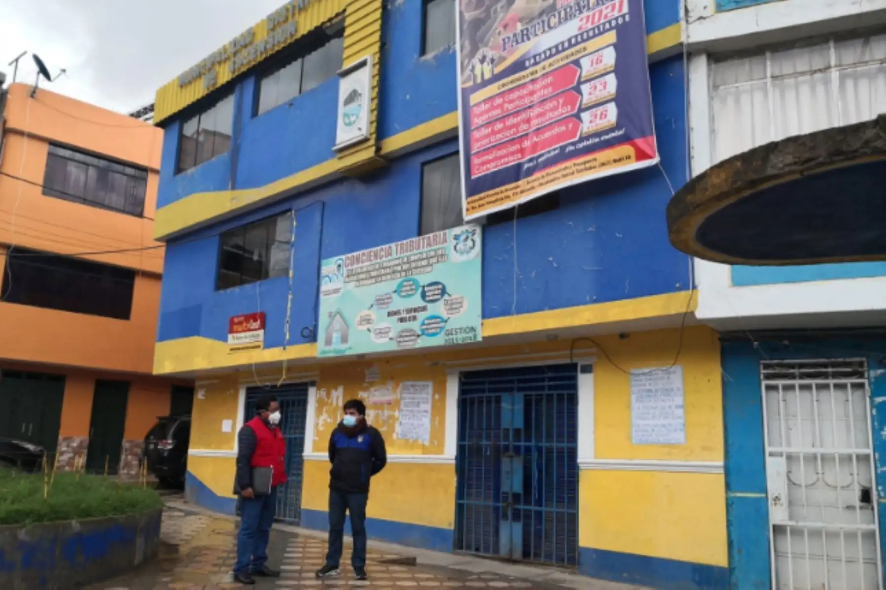 En el segundo día del Mega Operativo de Emergencia Sanitaria, auditores de Contraloría visitan las municipalidades distritales de Ascensión y Acoria. Y verificaron el almacenamiento y entrega de los productos de primera necesidad a familias vulnerables por #COVID19.Foto:ANDINA/Contraloría