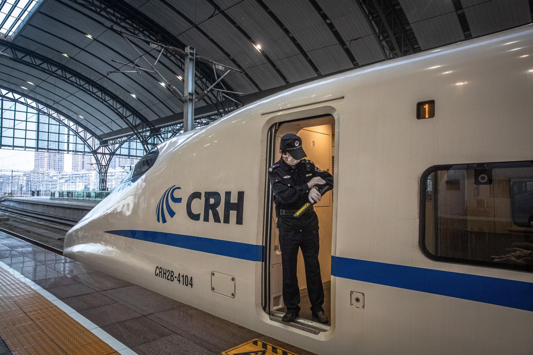Sale el primer tren de Wuhan tras once semanas de cuarentena. Foto: EFE