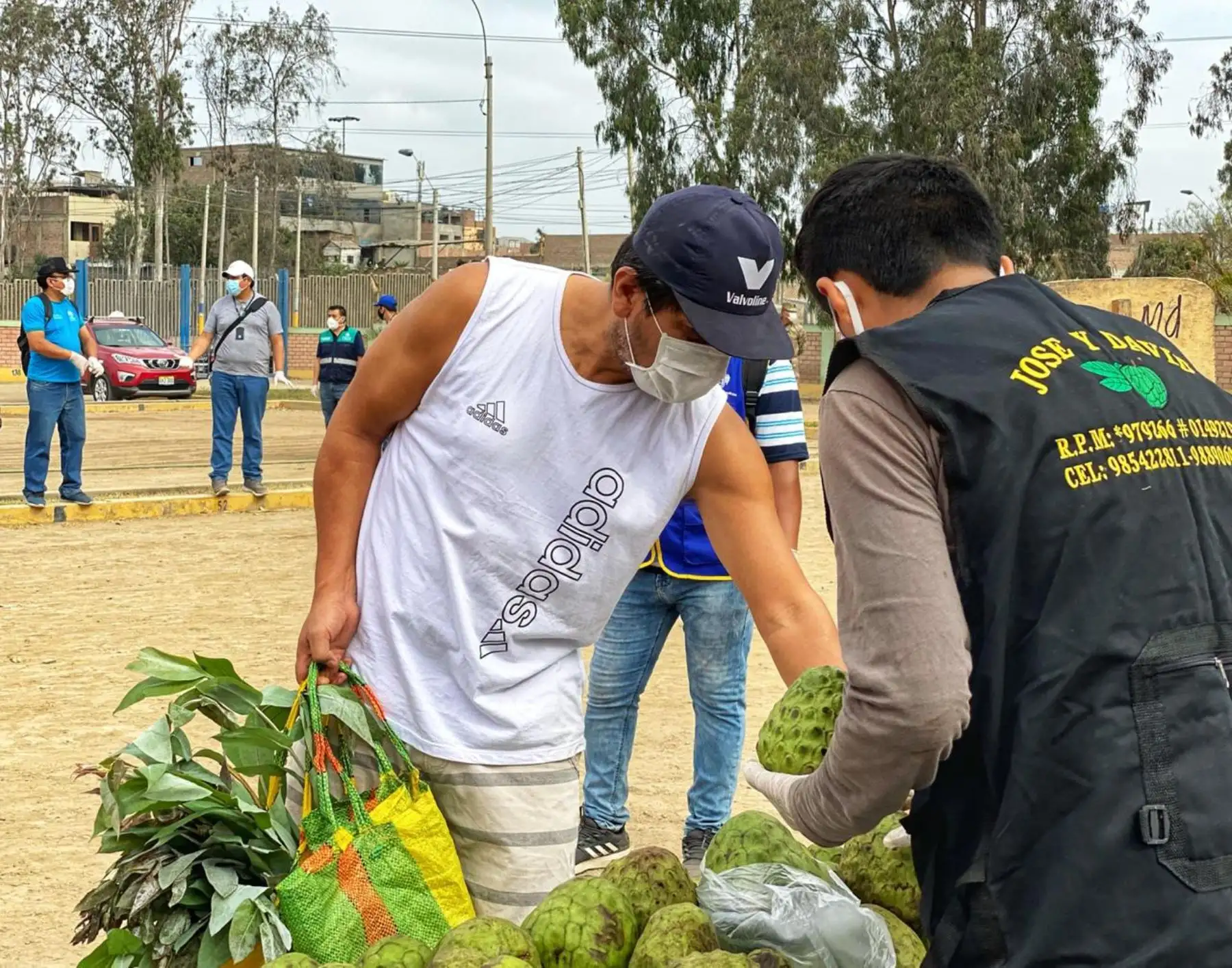 Municipalidad de Lima instala mercado móvil en San Juan de Miraflores. Foto:ANDINA/Difusión