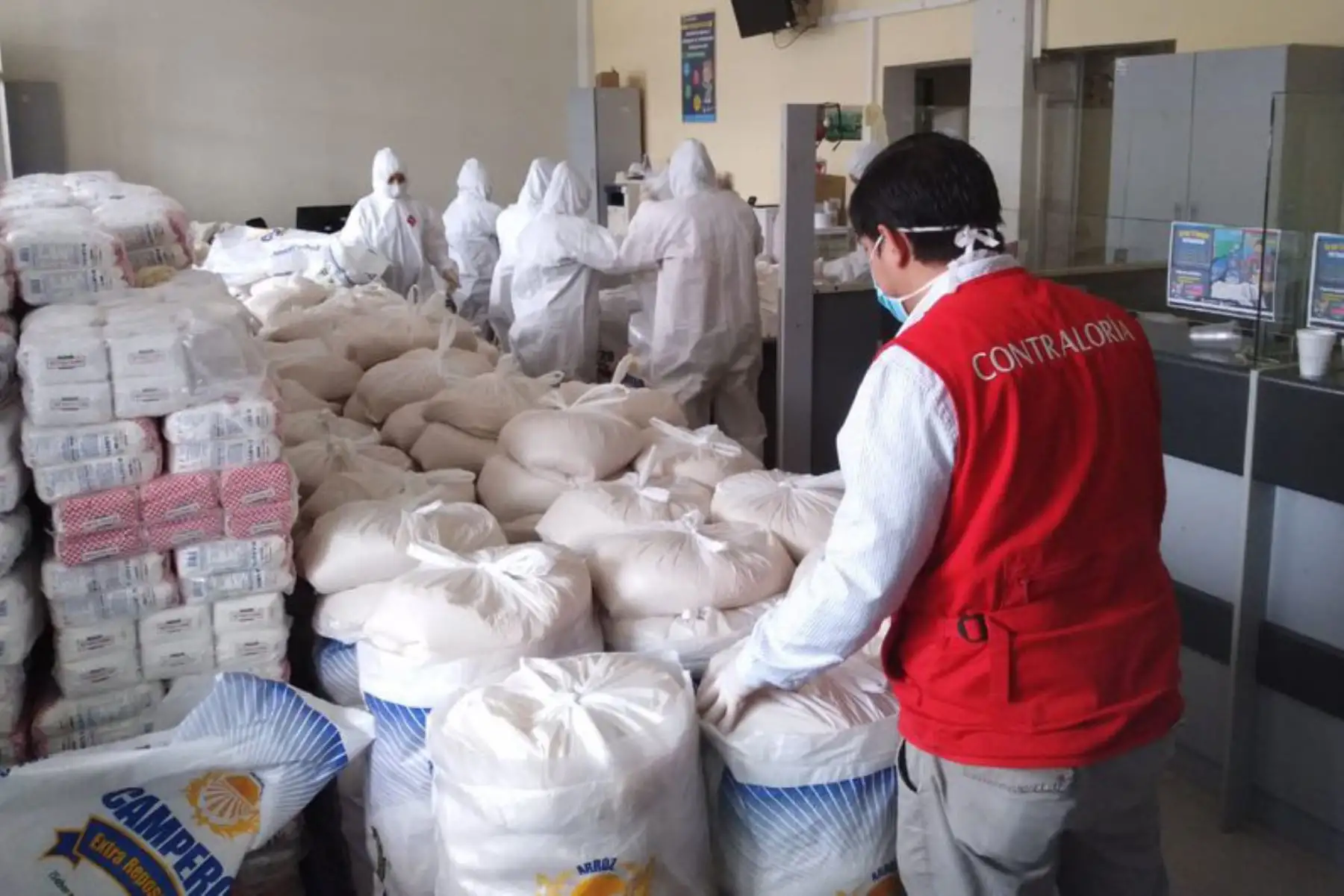 Auditores de la Contraloría visitan Municipalidad Provincial de Chachapoyas que recibió S/ 200 mil para compra y entrega de canastas de víveres a familias vulnerables por COVID19 durante el  Mega Operativo Emergencia sanitaria.  Foto:ANDINA/Difusión