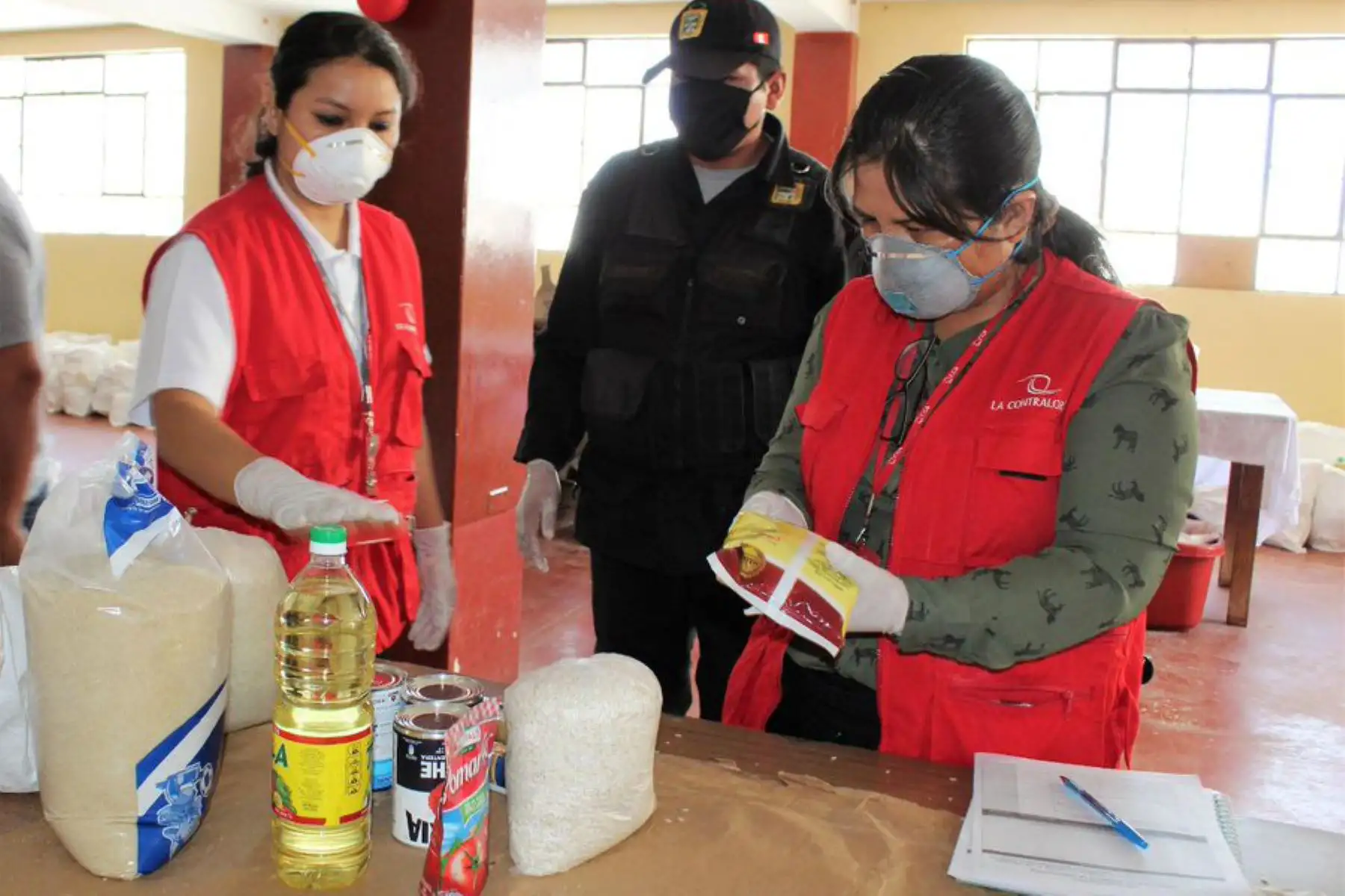 Auditores llegaron a las municipalidades rurales de Calana y Pachia en Tacna para verificar la calidad de los productos incluidos en las canastas de víveres a familias vulnerables COVID19 durante el  Mega Operativo Emergencia sanitaria.  Foto:ANDINA/Difusión