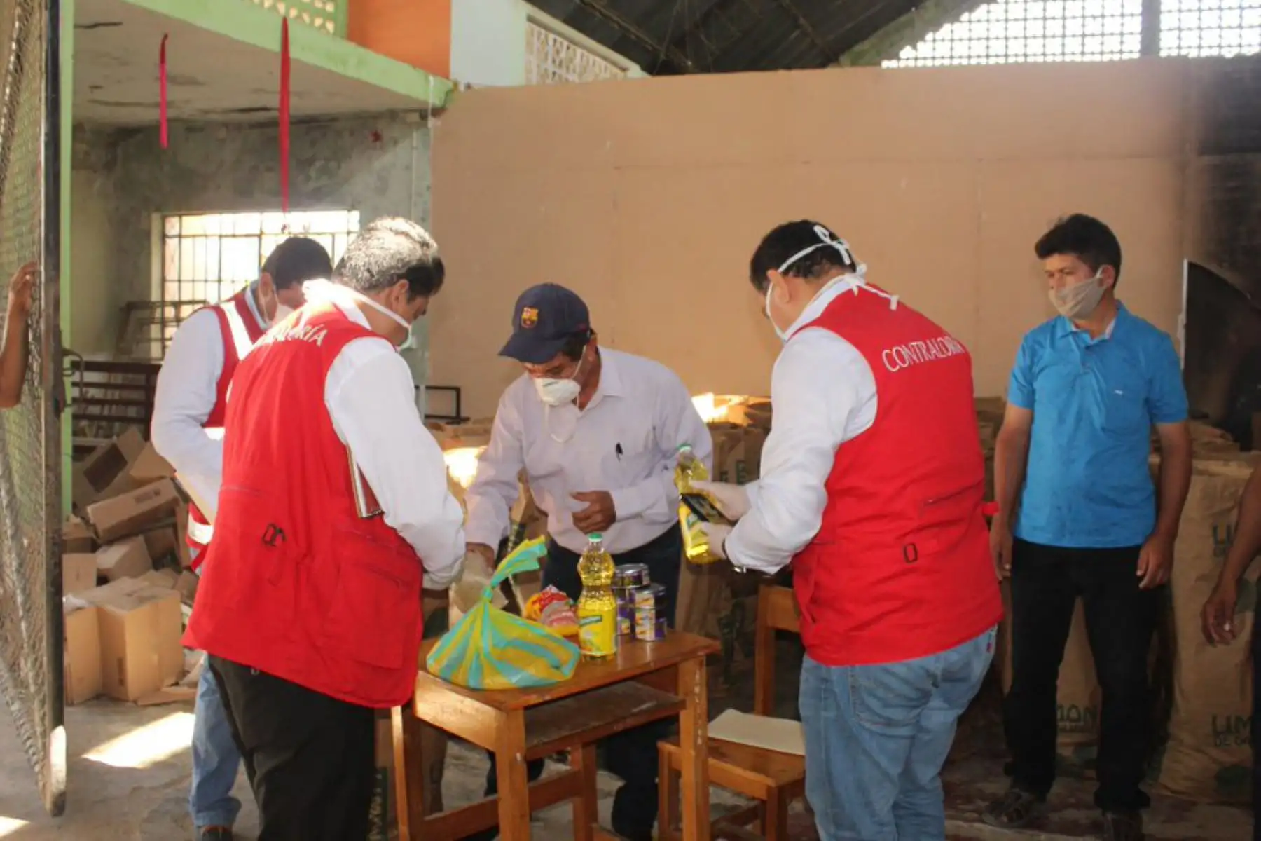 Contraloría realiza visitas a municipalidades distritales de Pampas de Hospital y San Juan de la Virgen en Tumbes para verificar la calidad de los productos incluidos en las canastas de víveres a familias vulnerables COVID19 durante el  Mega Operativo Emergencia sanitaria.  Foto:ANDINA/Difusión