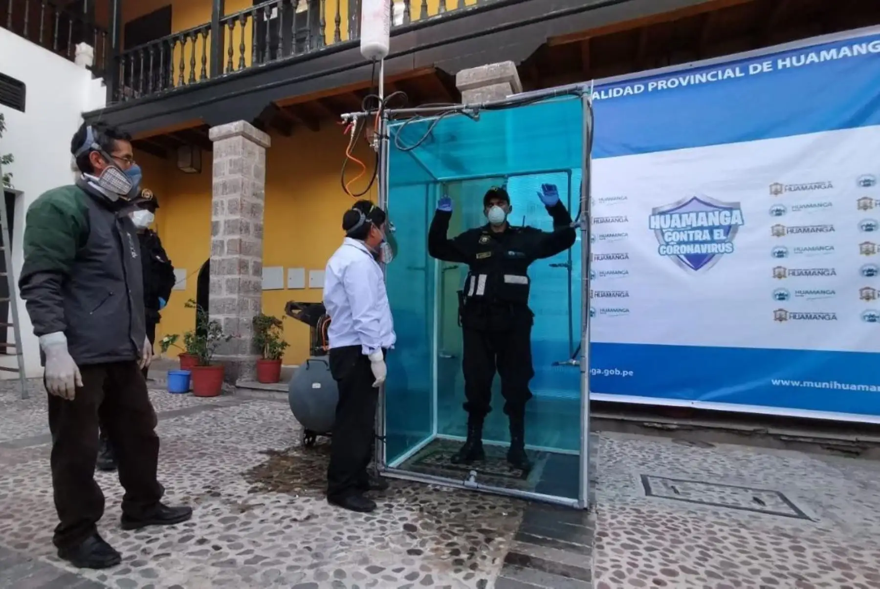 La Municipalidad de Huamanga instalará cámaras de desinfección en mercados, comisarías, bancos, hospitales y otros lugares de la ciudad. ANDINA/Difusión