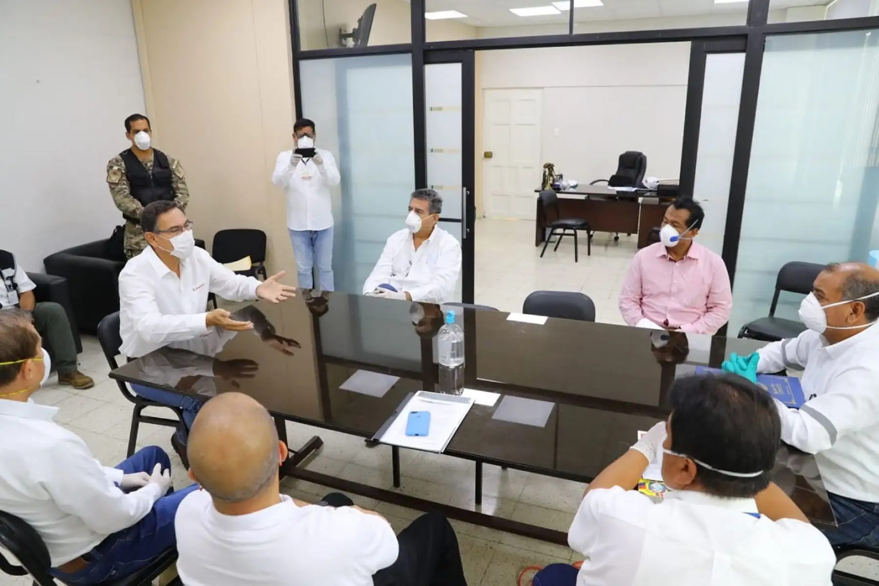 Presidente Martín Vizcarra evalúa estado de emergencia en Tumbes.