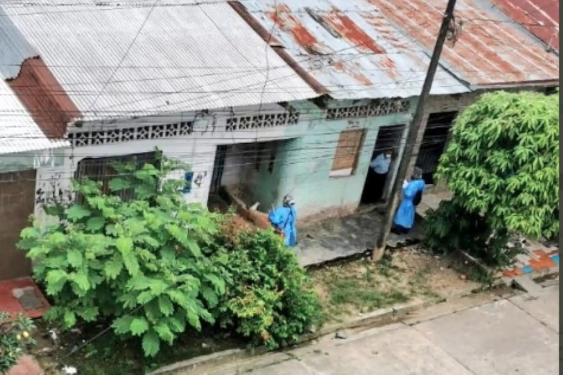 El Comando de Operaciones #Covid19 conjuntamente con 
la Diresa de Loreto y apoyo de la marina de guerra, continúan el trabajo articulado para combatir la propagación del coronavirus. El personal respectivo está visitando casa por casa, para verificar el estado de salud de las pobladores.Foto:ANDINA:ANDINA/MGP